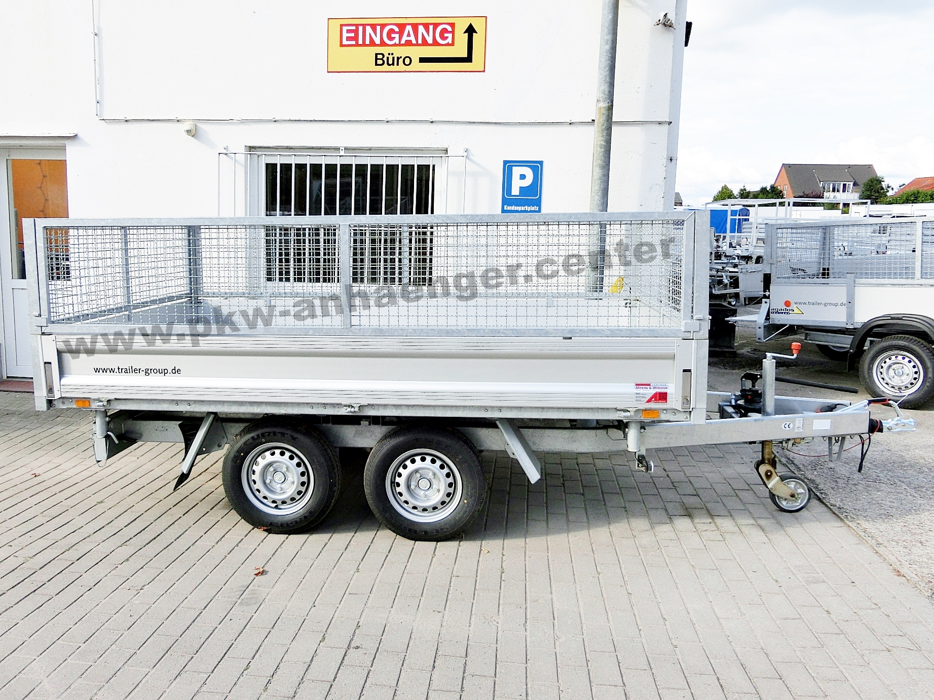 a-UN-2600-306x175x30-WEB34-6