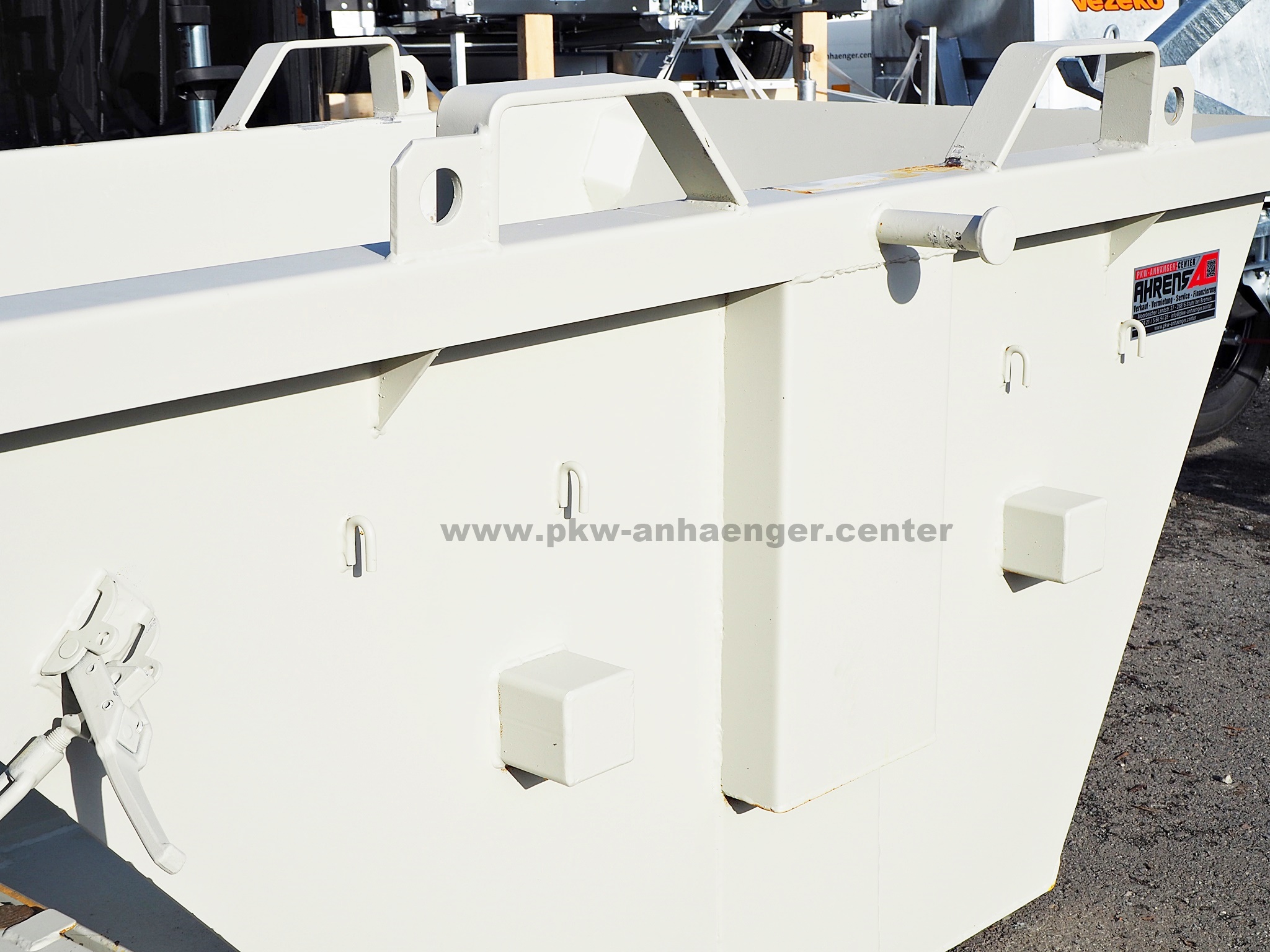 a-Foxx-Container-Klappe-6