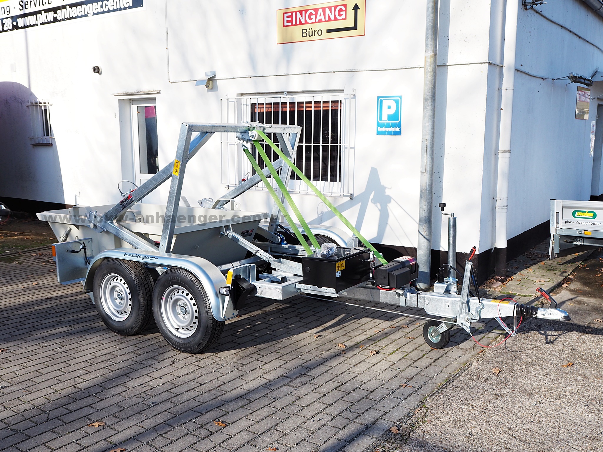 a-Foxx-Absetzcontaineranh-nger-5