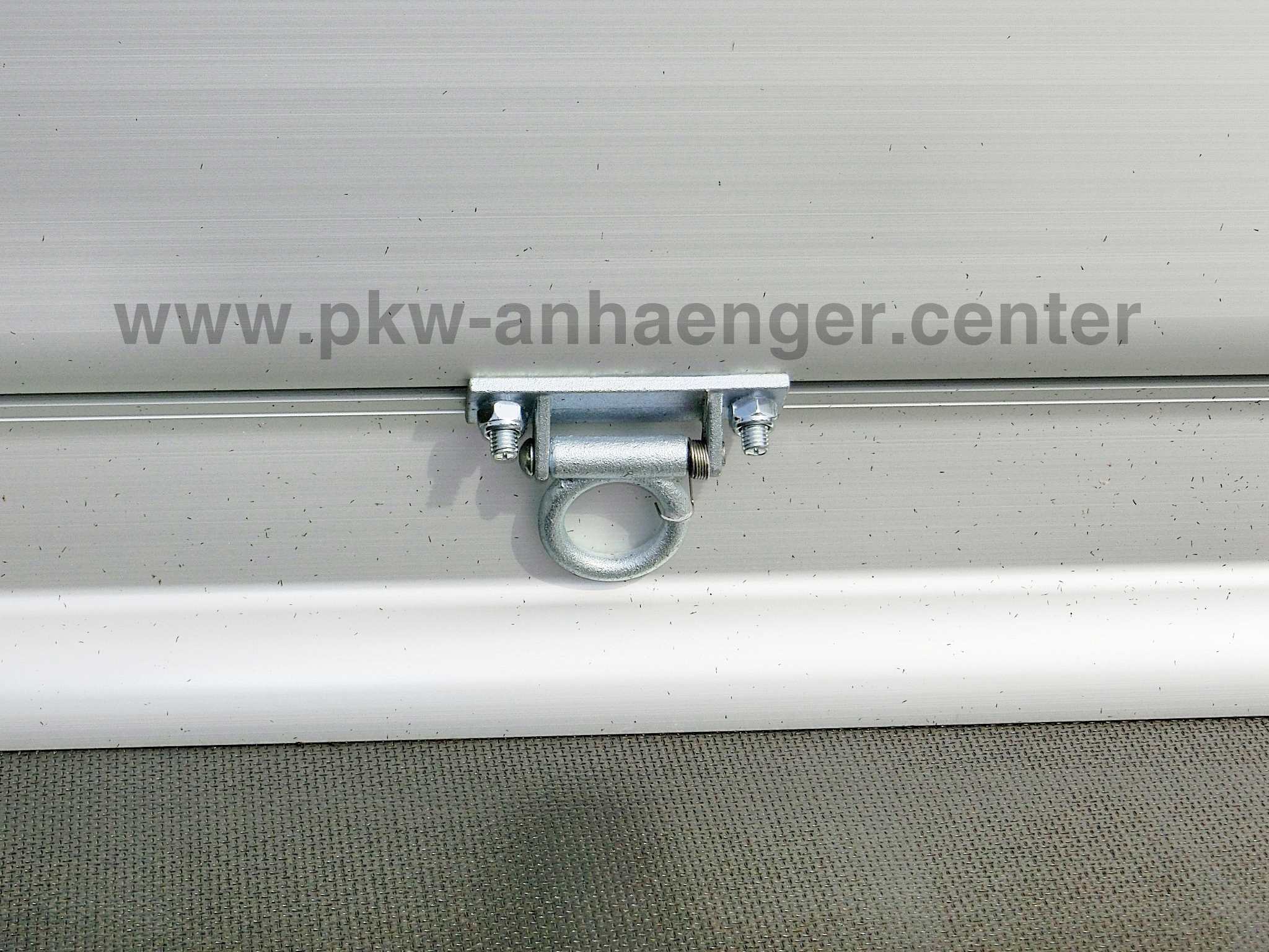 a-UN-1000-210x110x35-100kmh-Klappe-vorn-6-w