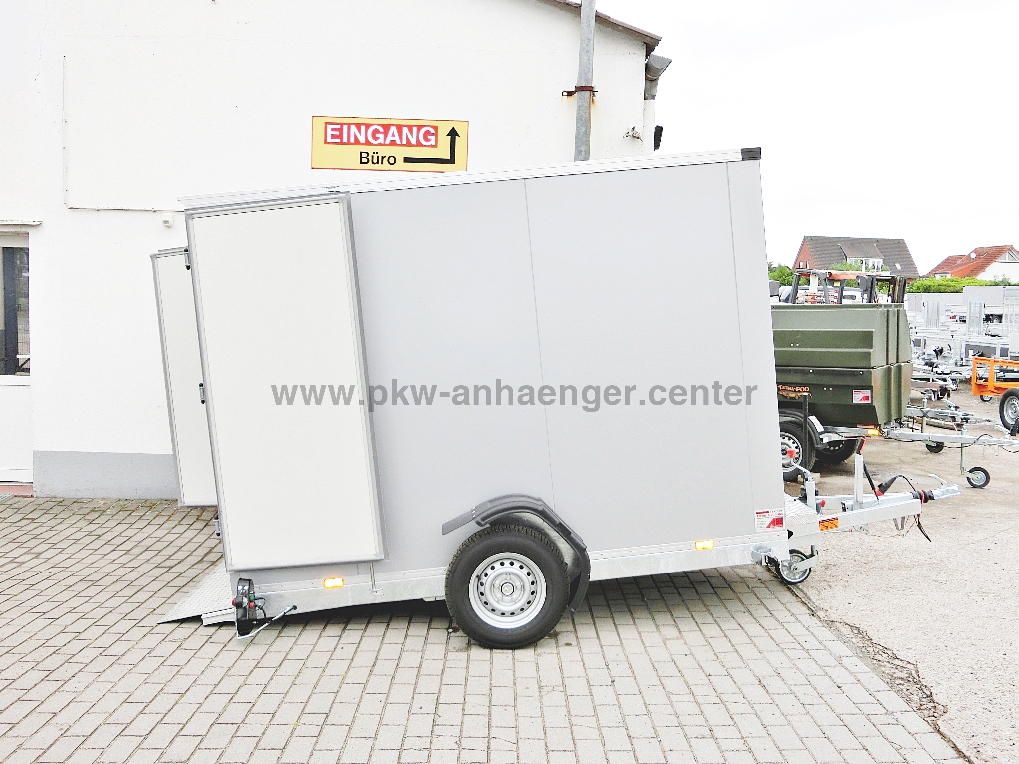 a-VE-1300-265x155x190-Lifter-Koffer-8-w