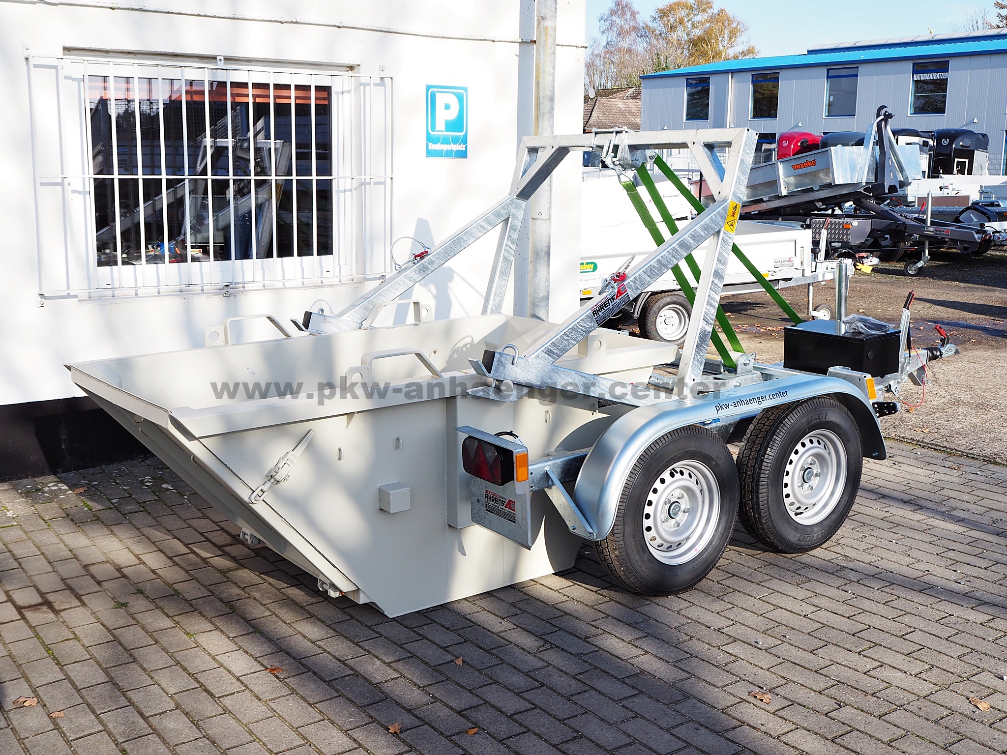 a-Foxx-Absetzcontaineranh-nger-7