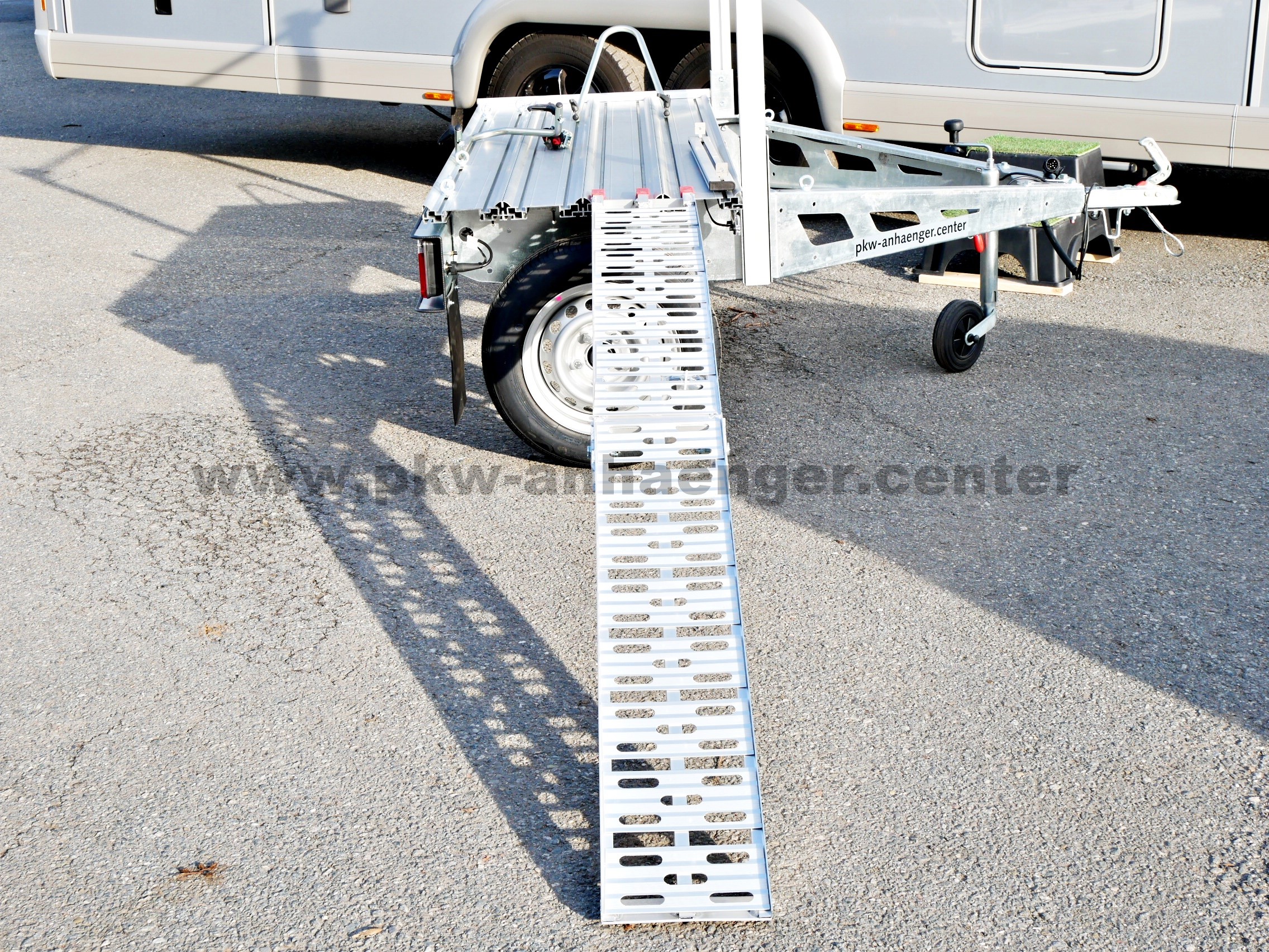 aTraigo-500-R-stsatz-Roller-auf-Plattform-5