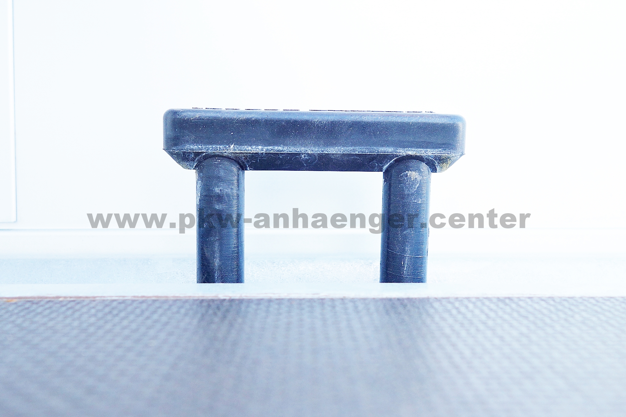 a-VE-2700-Zurr-1 VEZEKO CARGO-E35.86 3500kg 860x215x35cm Pritschenhochlader