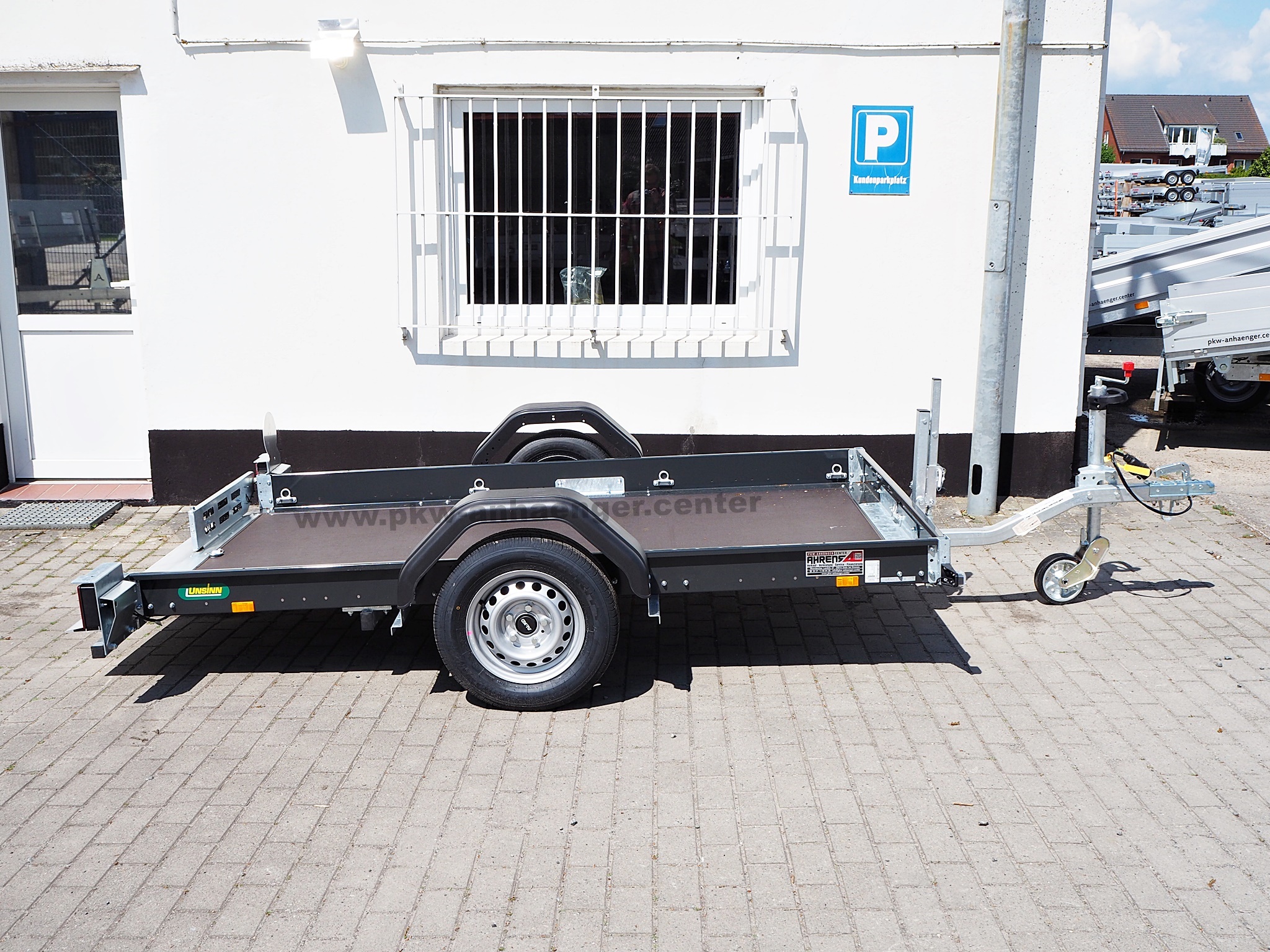 a-UN-750-260x150-AS-6