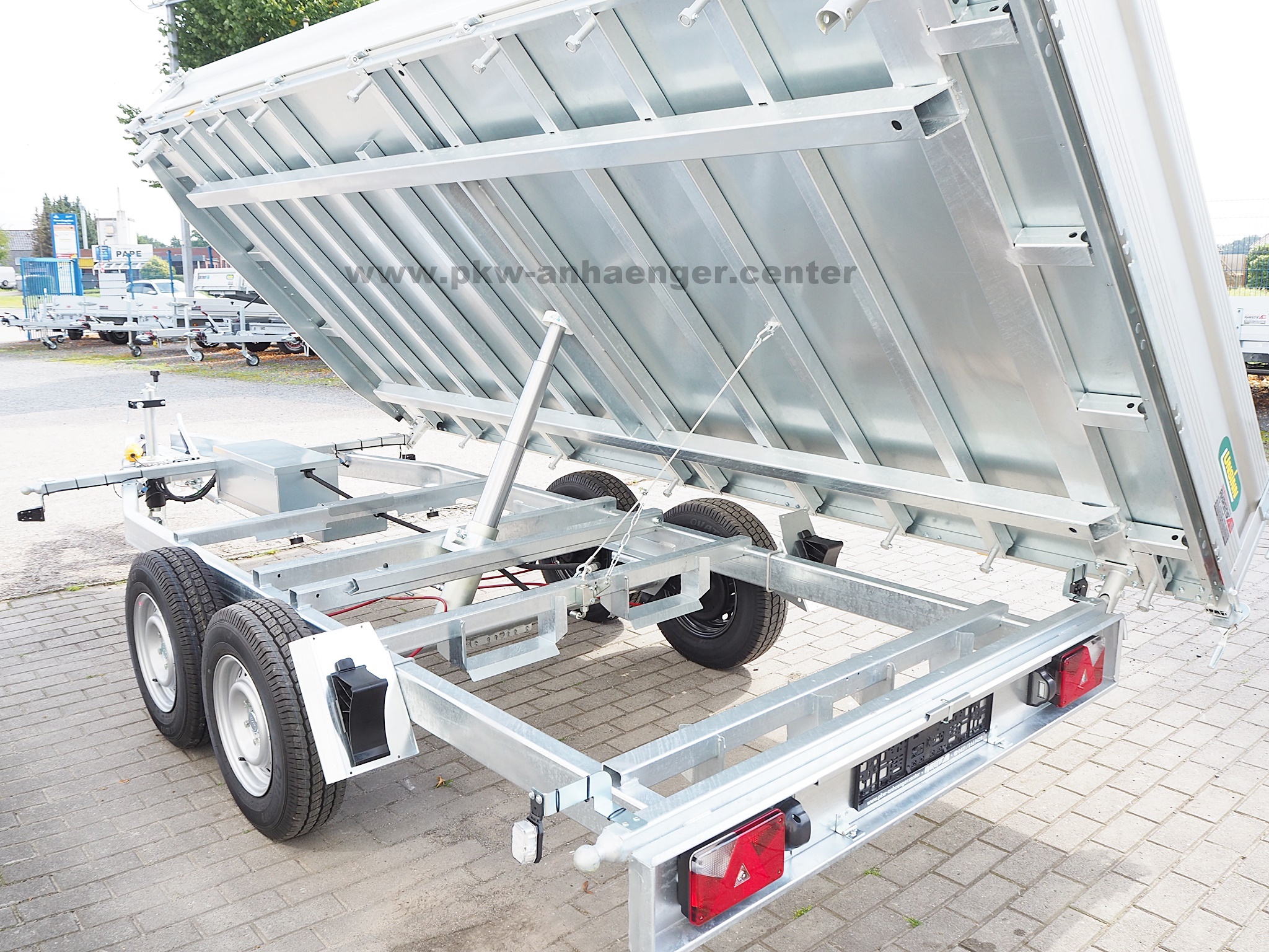 a-UN-3500-426x204x35cm-UDK-13