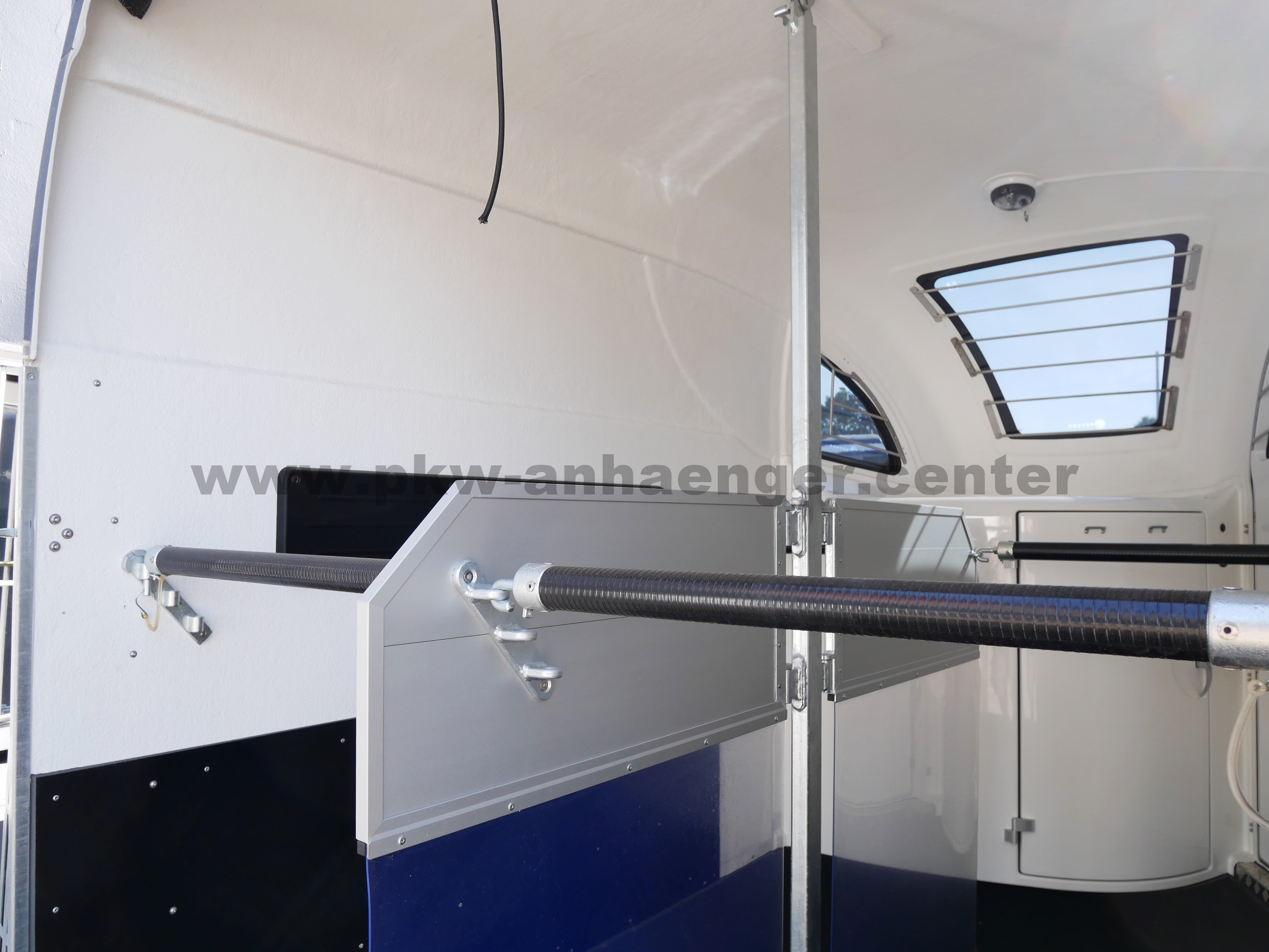 aCareliner-L-grau-Mitteltrennwand-6