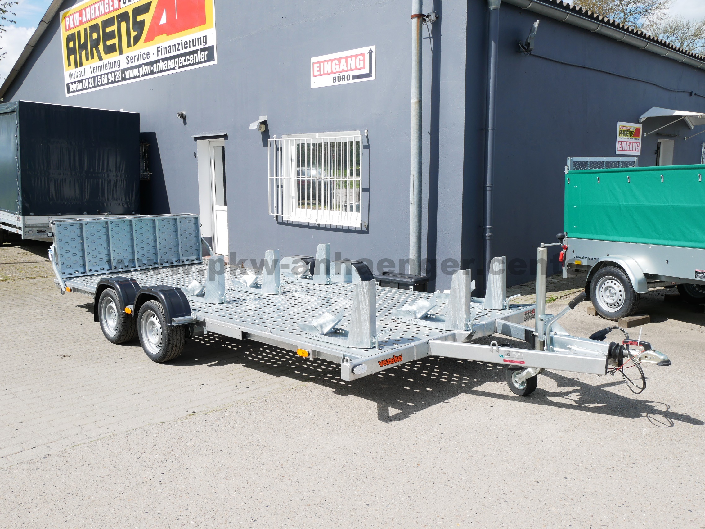 aVE-2700-MOTOVAN-6er-Motorrad-1 Vezeko MOTOVAN-D27 2700kg 500x200cm 6er Motorradanhänger