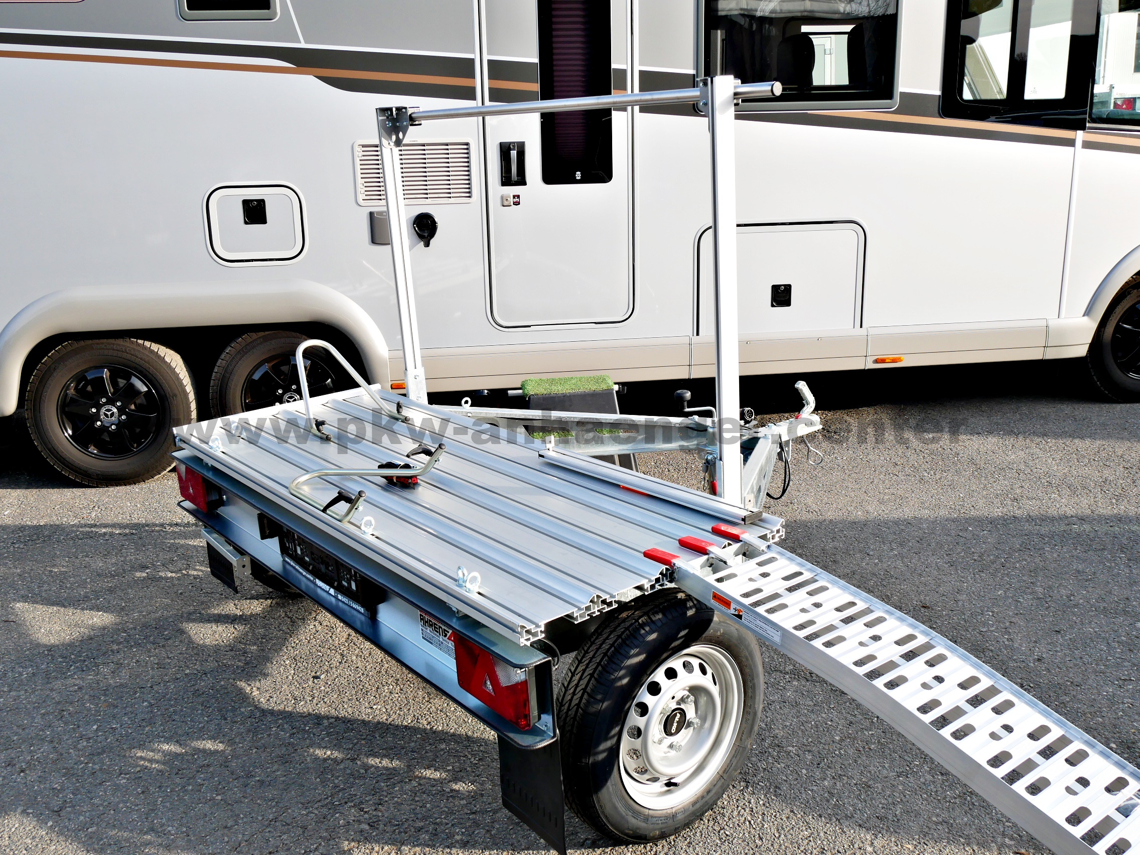 aTraigo-500-R-stsatz-Roller-auf-Plattform-6