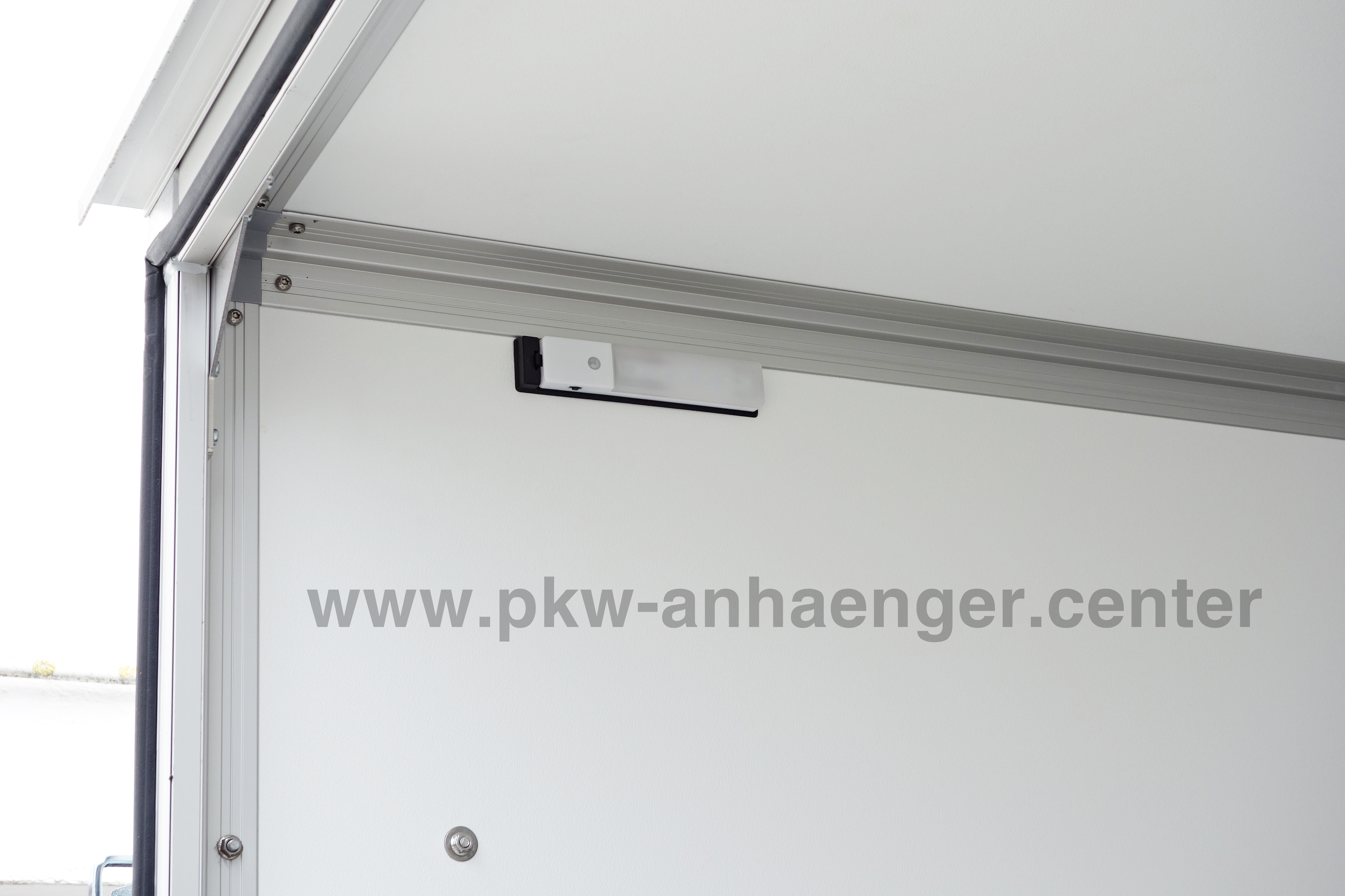 A-HA-2000-300x150x180-Auffahr-grau-13-w