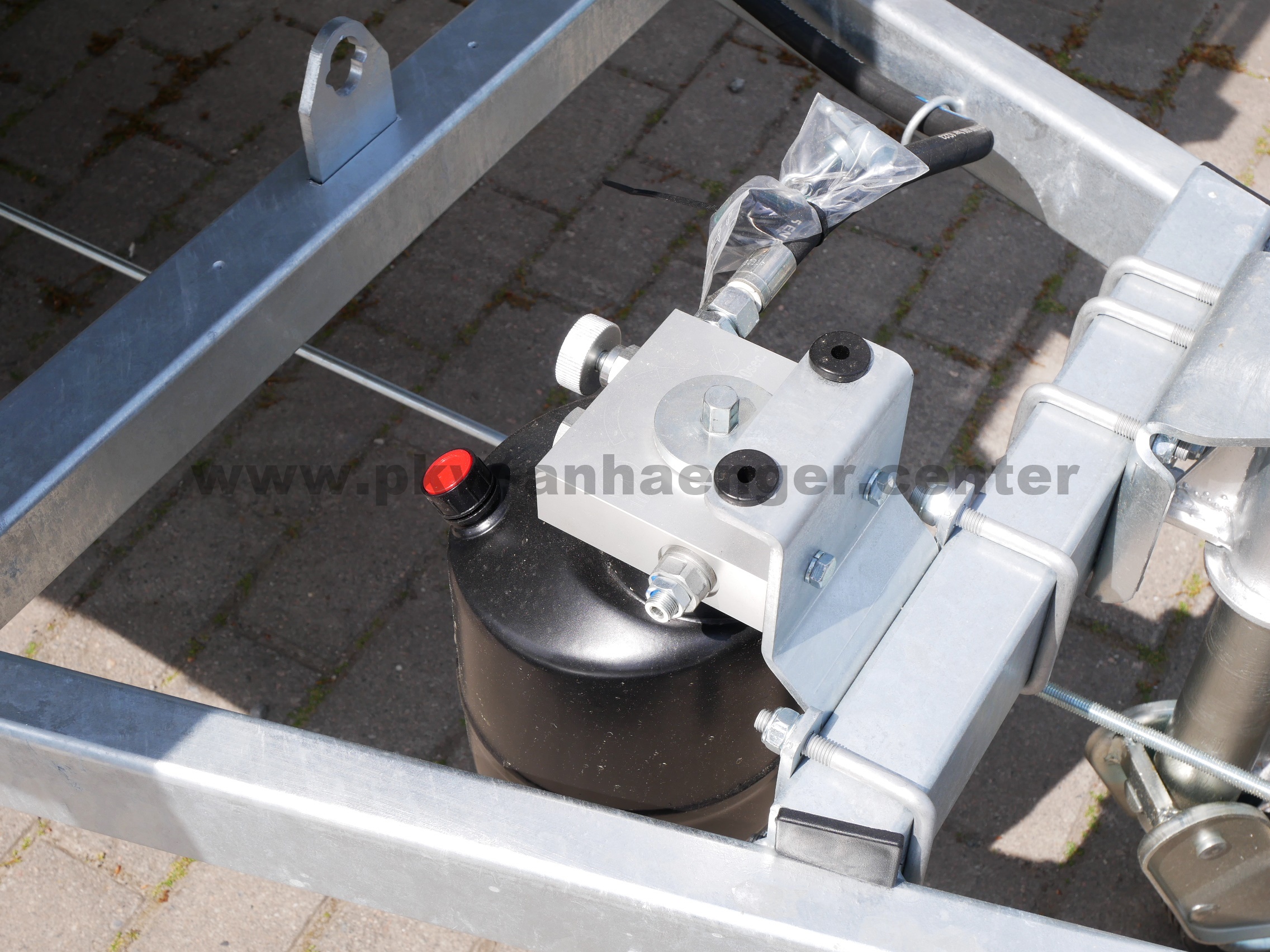 aUN-WEB-HK2315-13-10-7