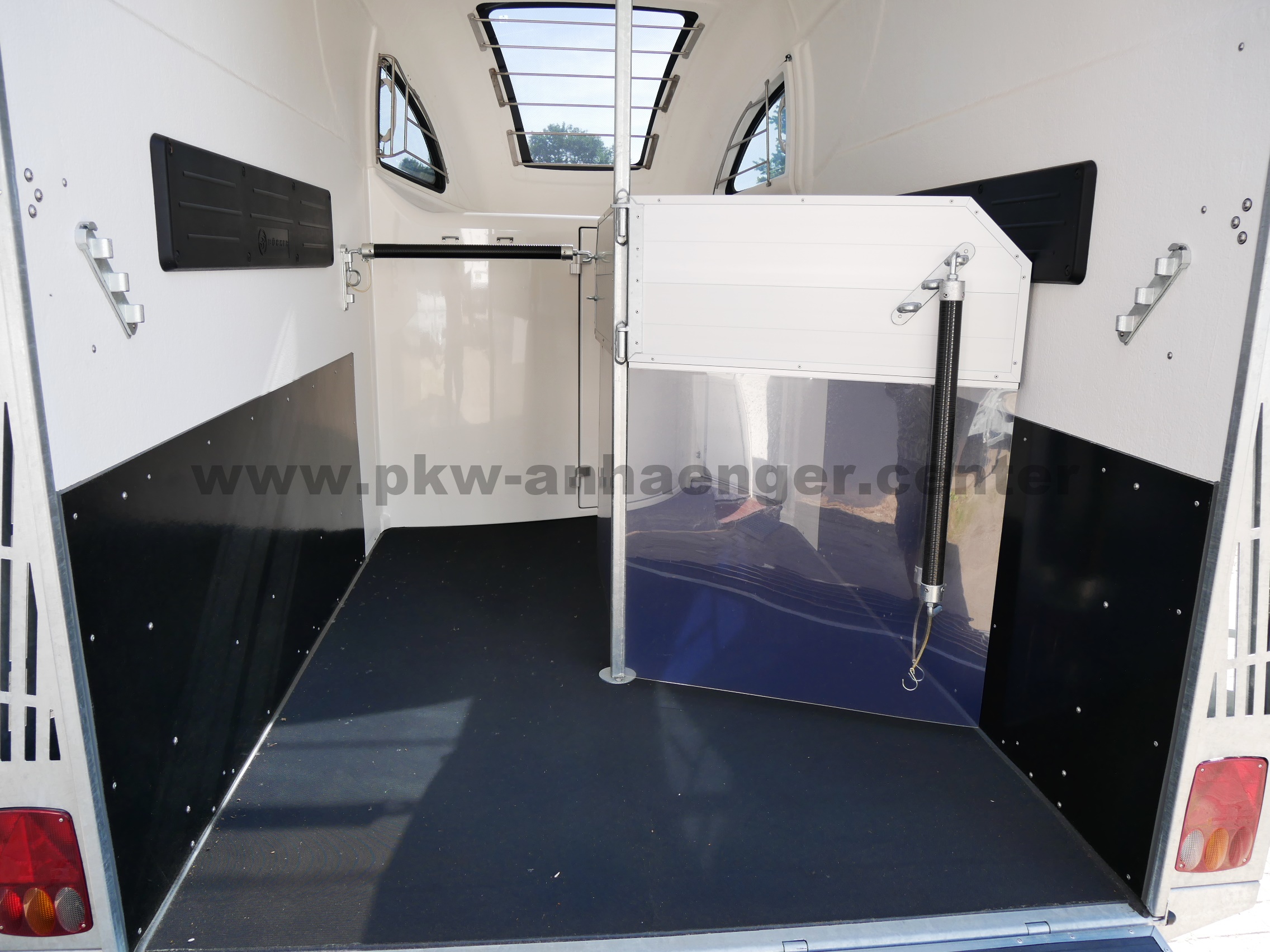 aCareliner-L-grau-Mitteltrennwand-7