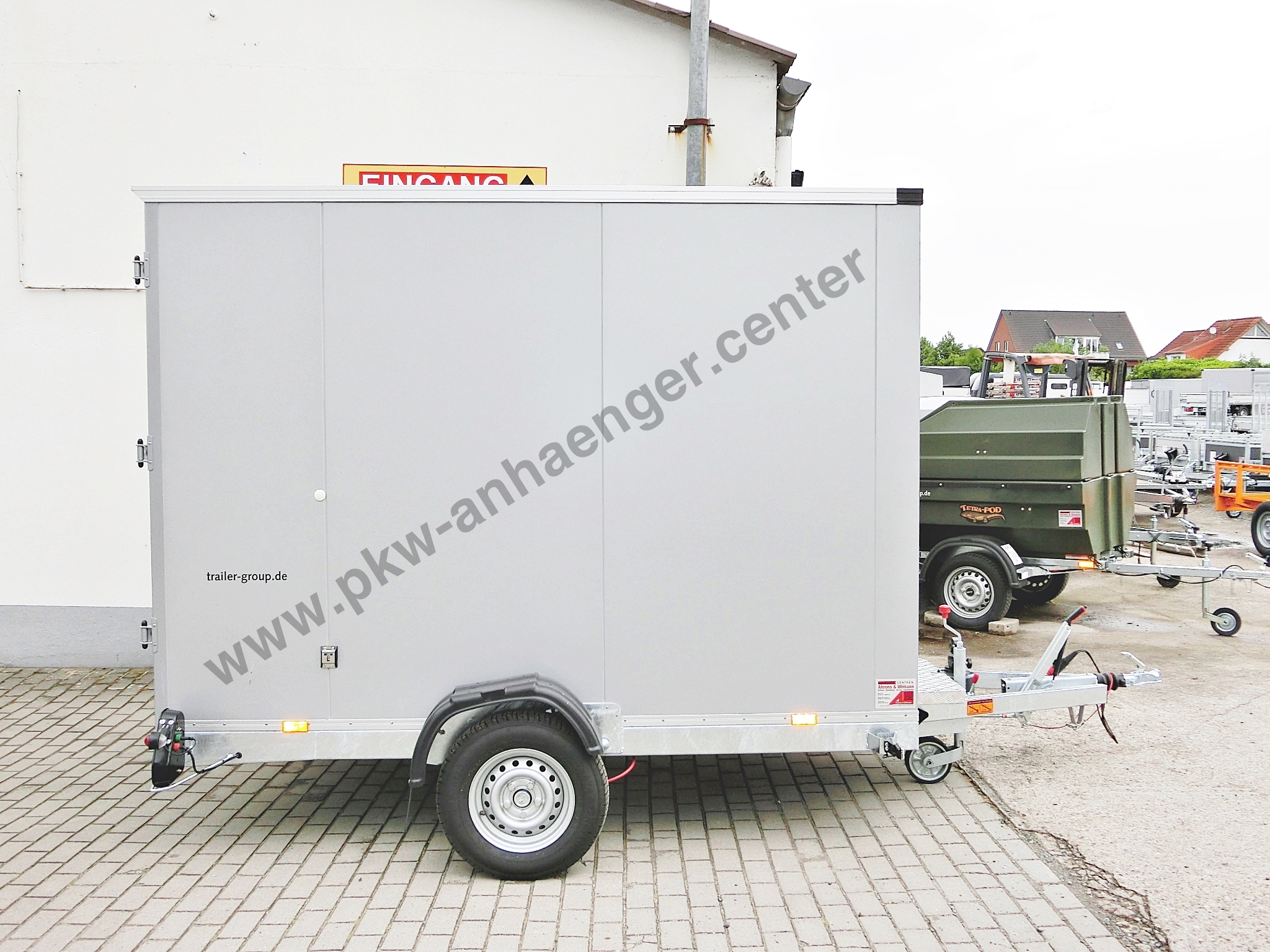 a-VE-1300-265x155x190-Lifter-Koffer-2-w