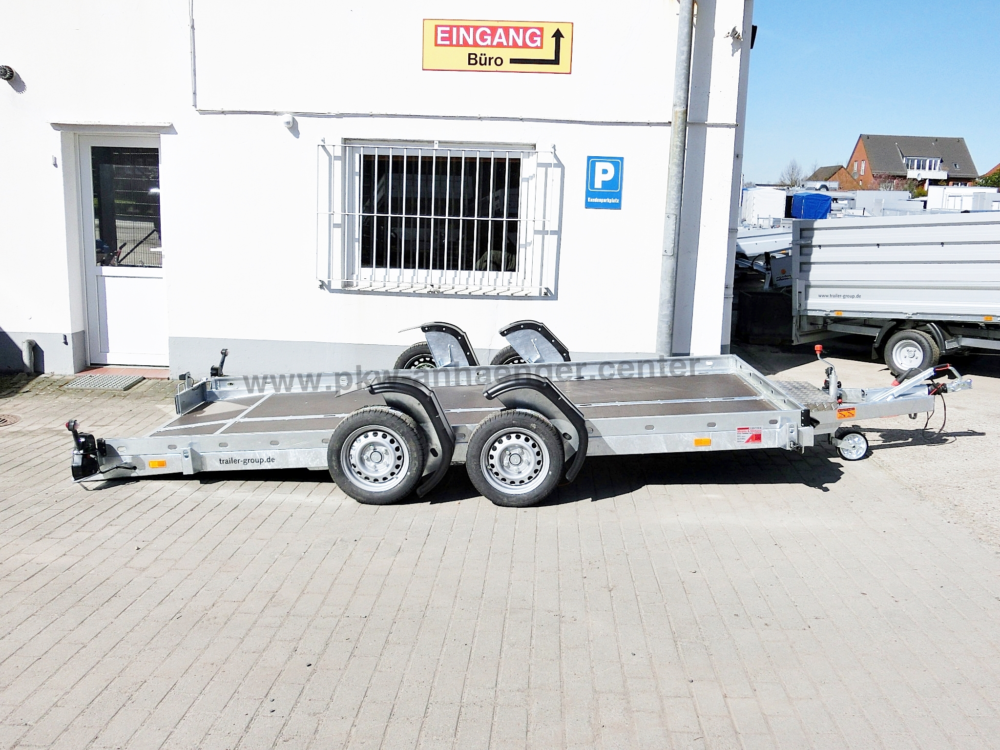 a-VE-2700-390x188-Lifter-Car-7-w