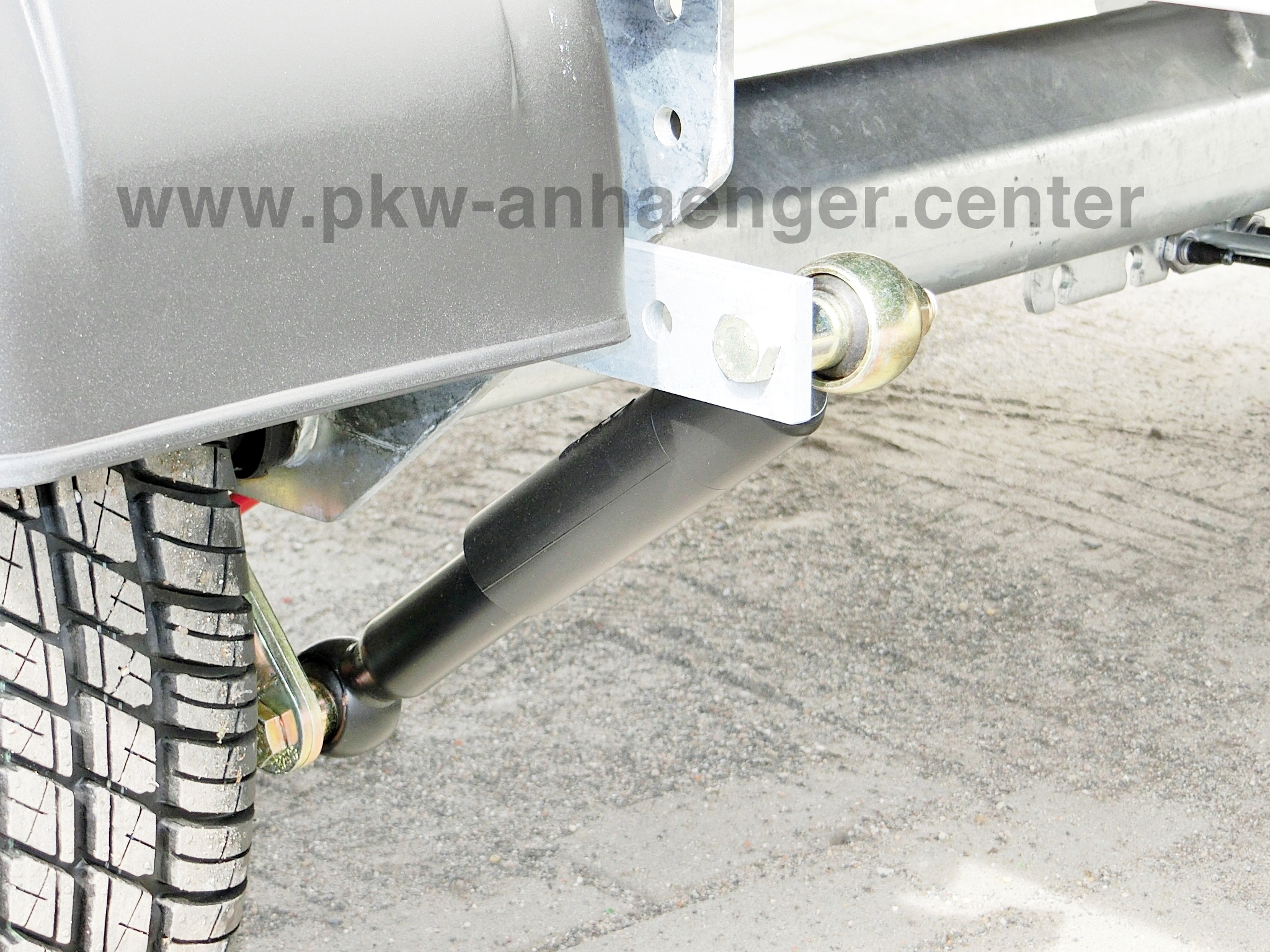 a-UN-1000-210x110x35-100kmh-Klappe-vorn-7-w