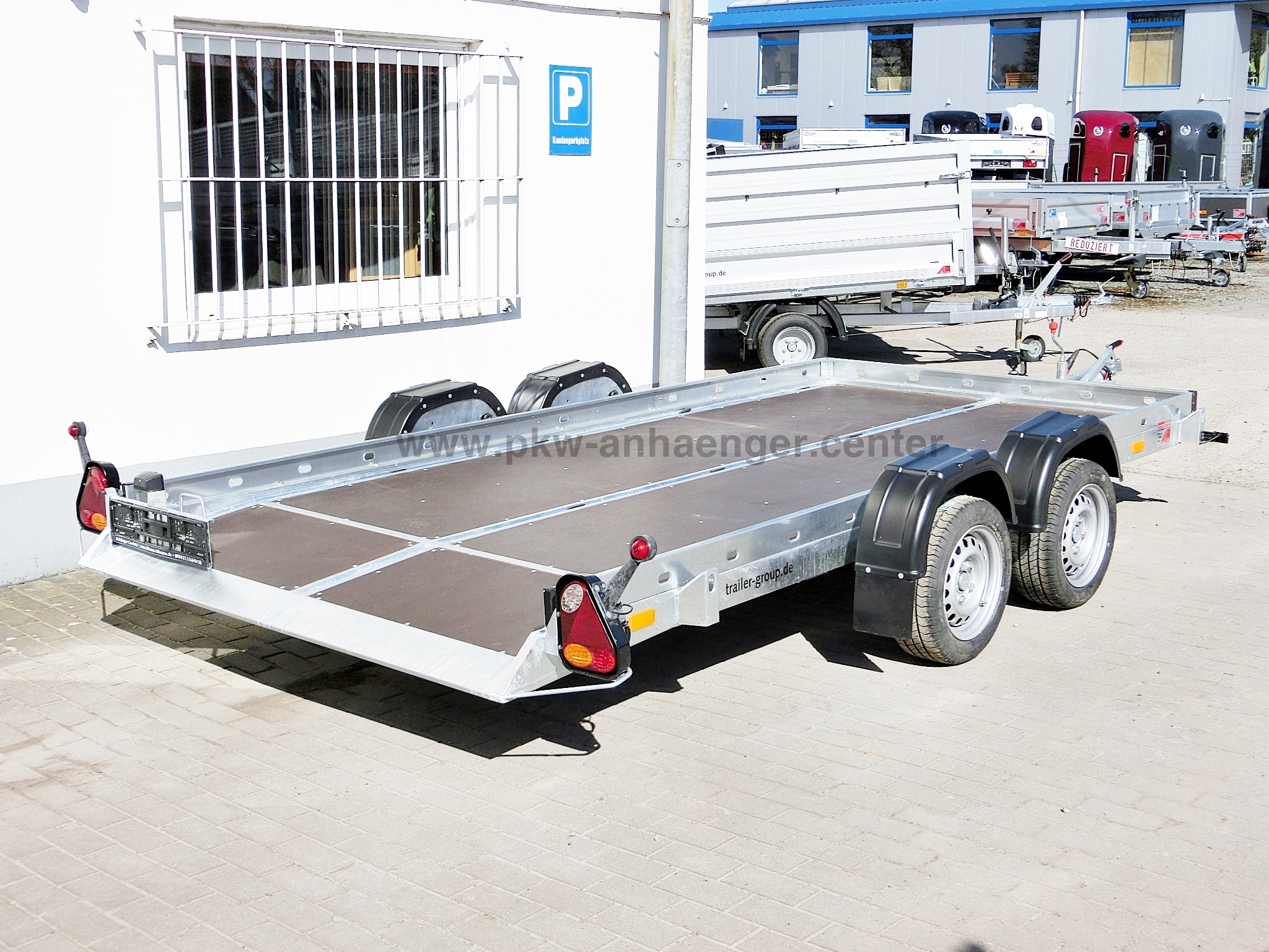 a-VE-2700-390x188-Lifter-Car-3-w