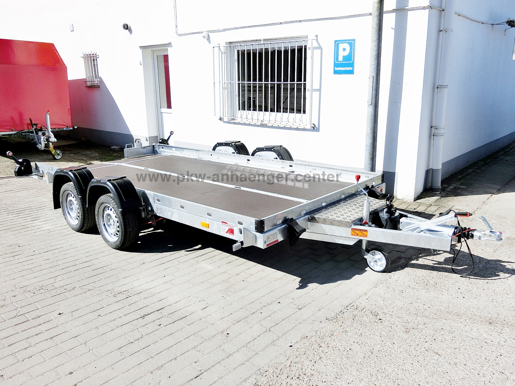 a-VE-2700-390x188-Lifter-Car-1-w