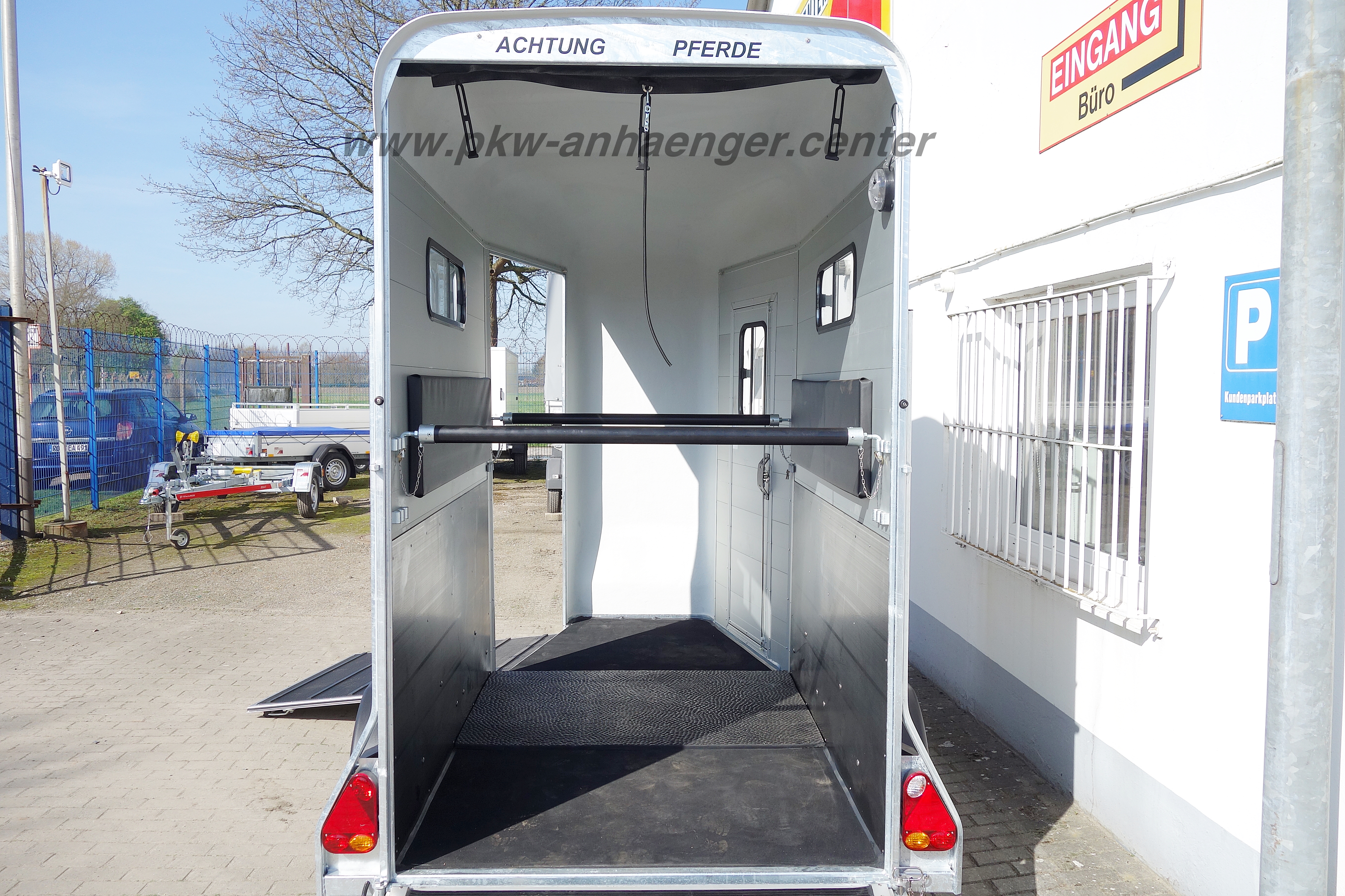 A-Touring-One-schwarz-10