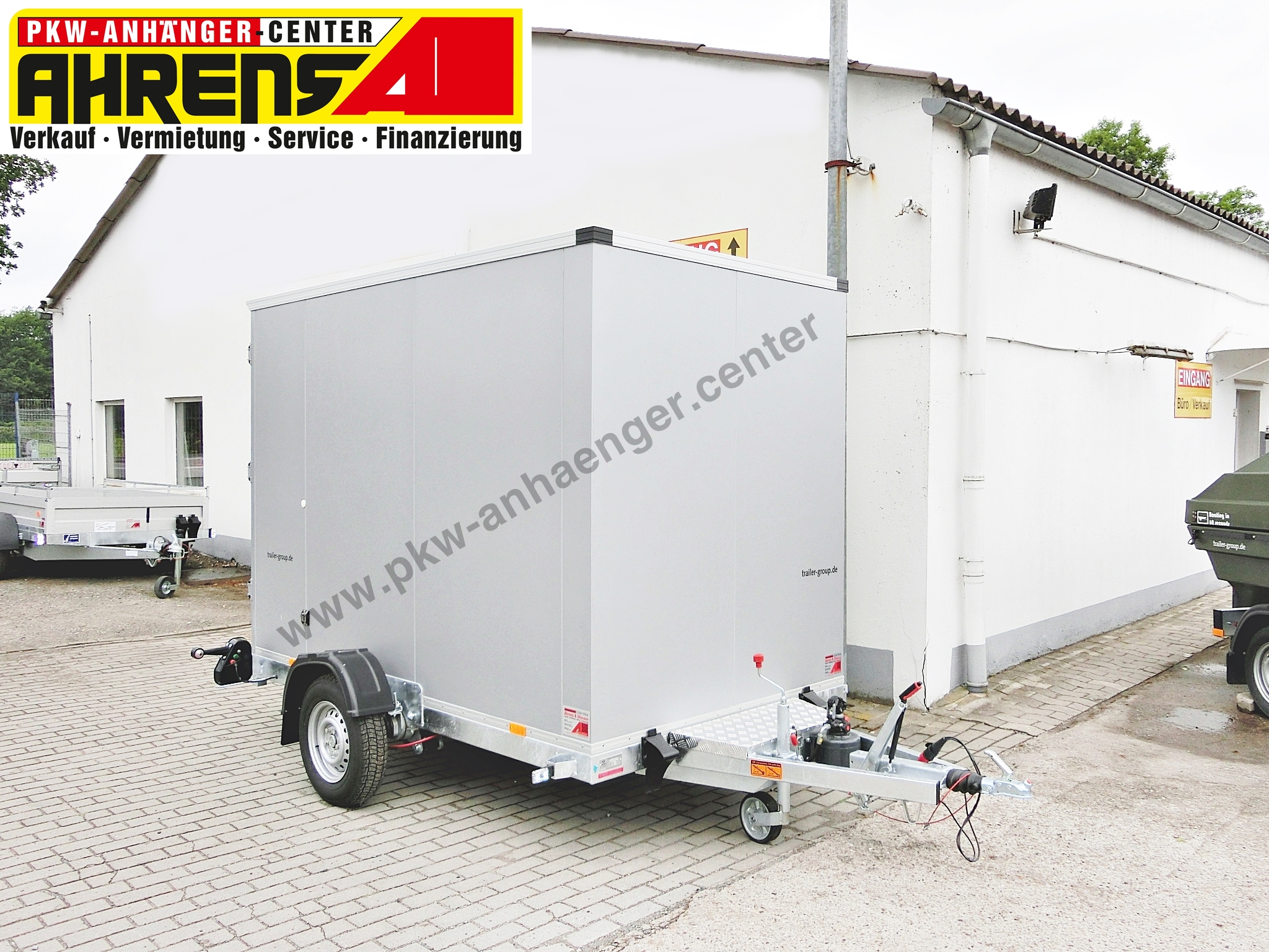 a-VE-1300-265x155x190-Lifter-Koffer-1-w