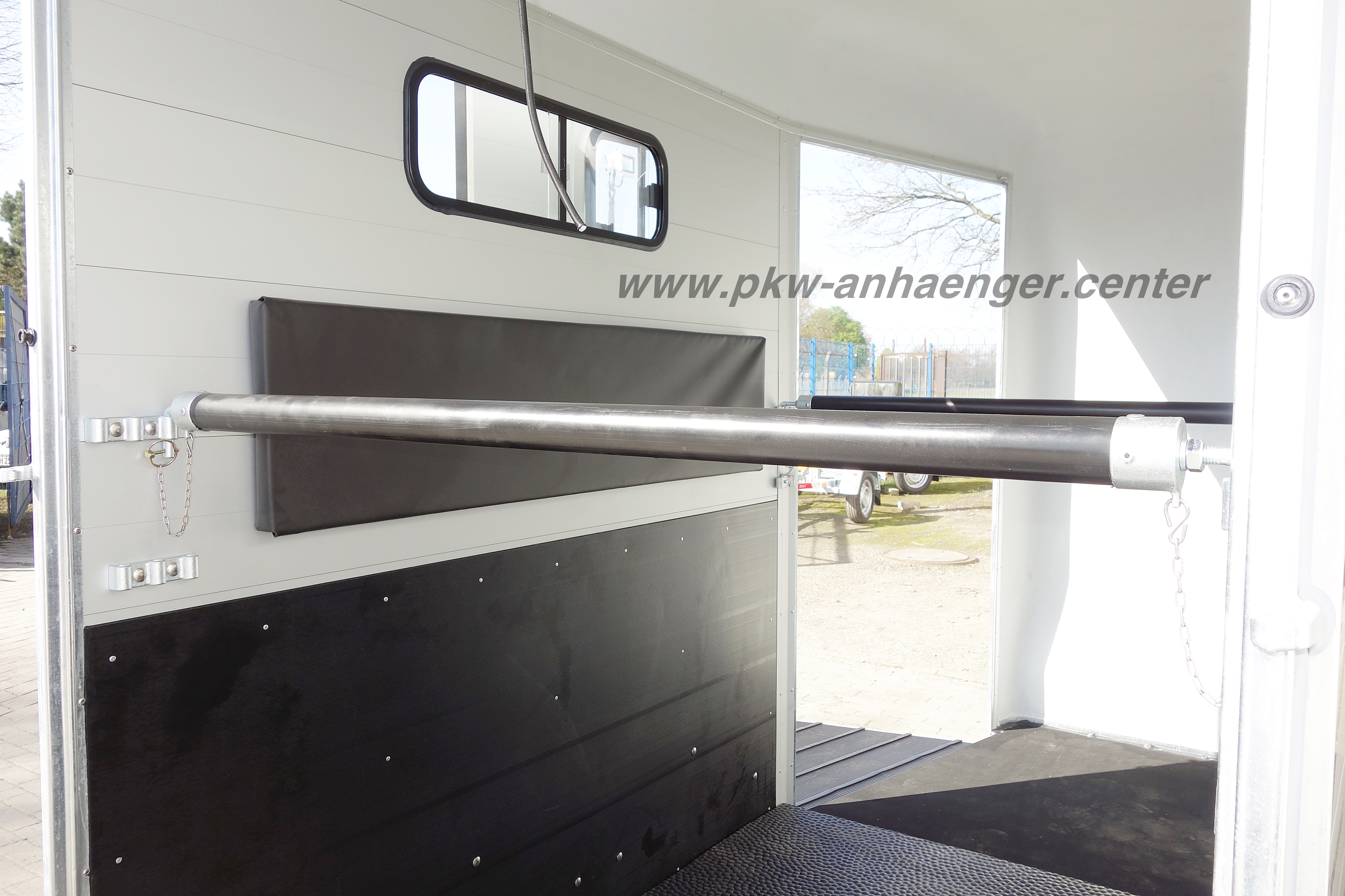 A-Touring-One-schwarz-11