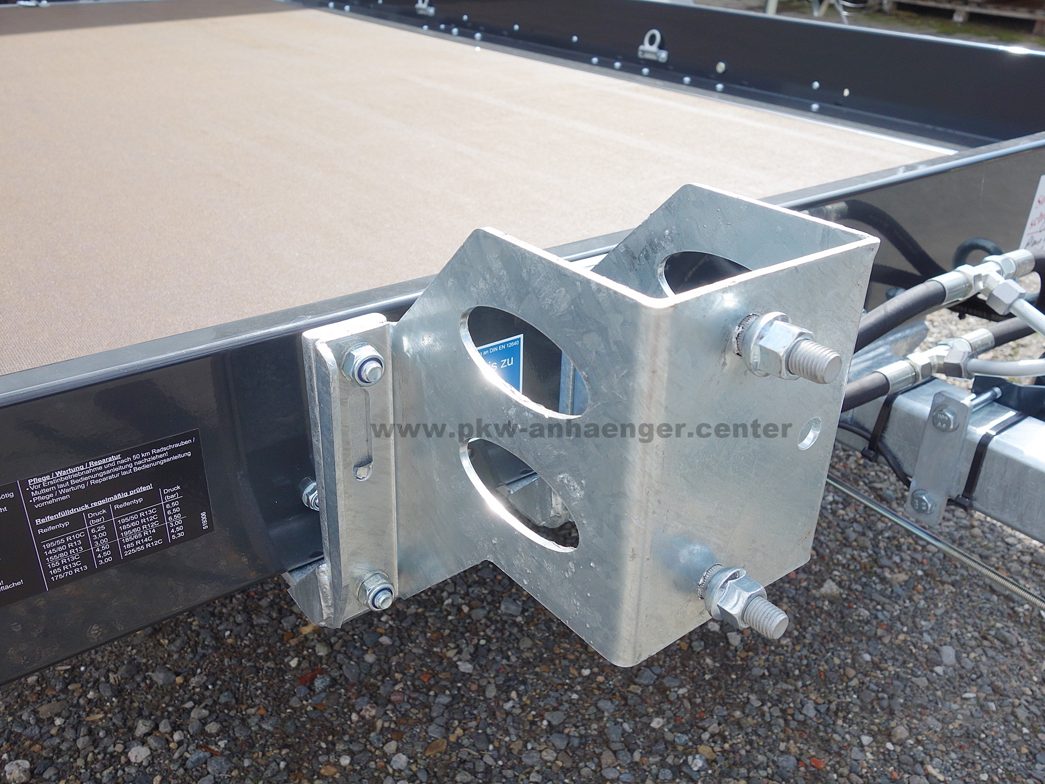 a-UN518140-Ersatzradhalter-AS-1