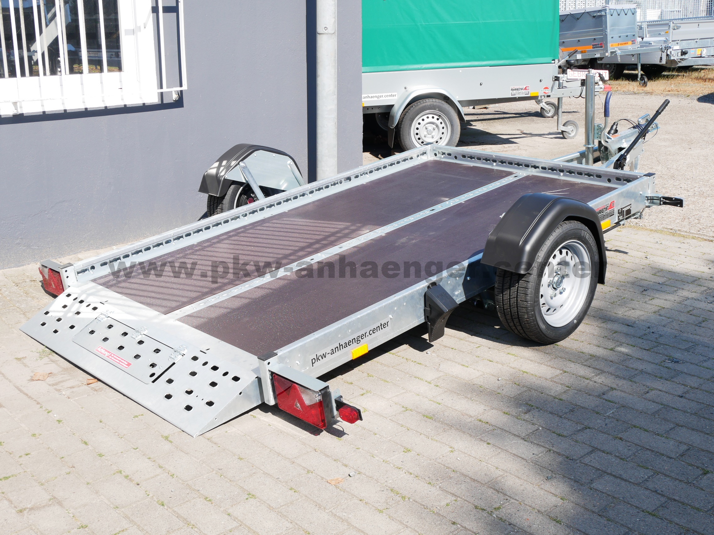 aST-1300-250x153-WOM-XT-9