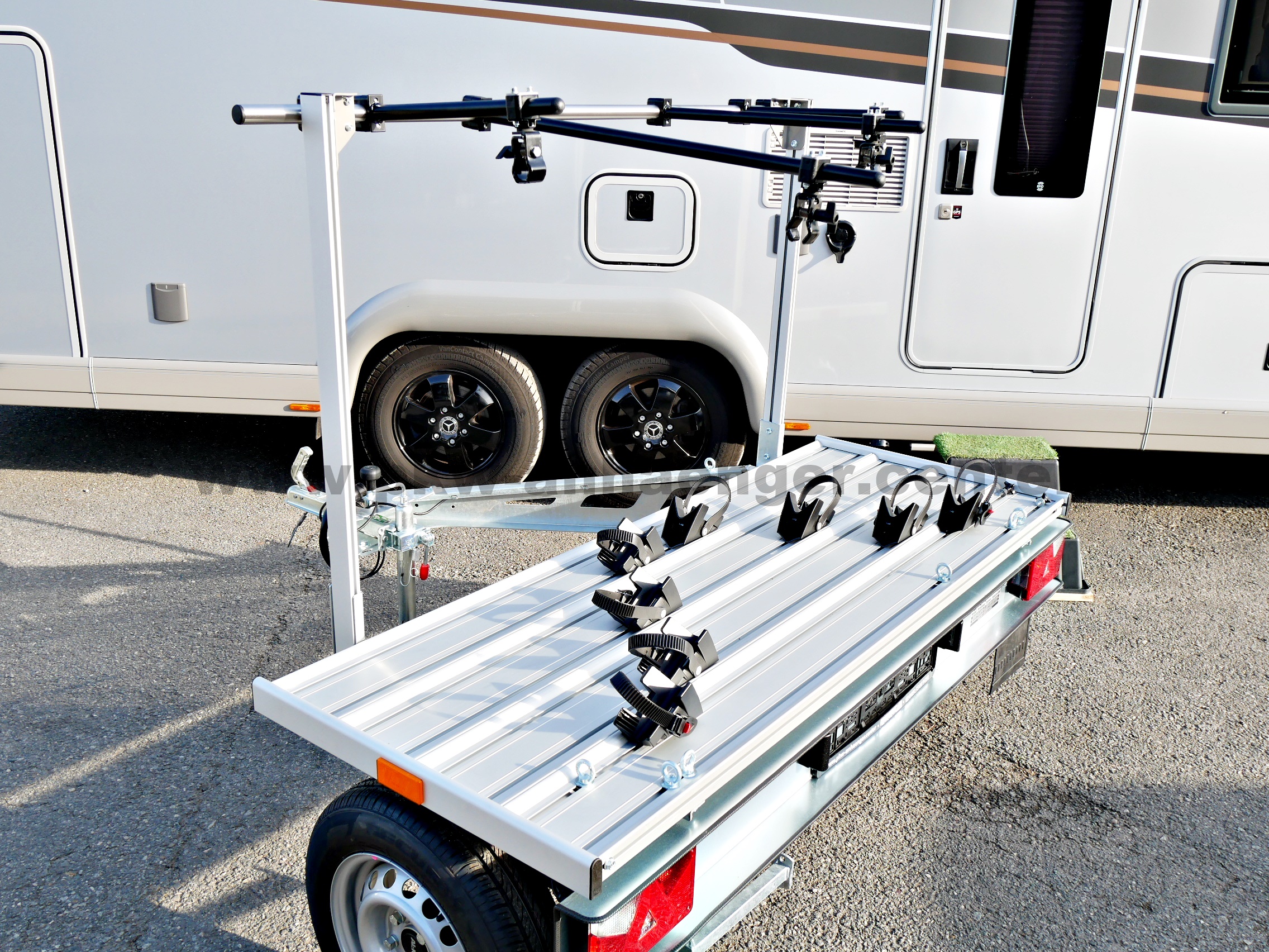 aTraigo-500-R-stsatz-4-Fahrr-der-auf-Plattform-2 Zubehörset 4 Fahrräder auf TRAIGO500 Plattform -lose-