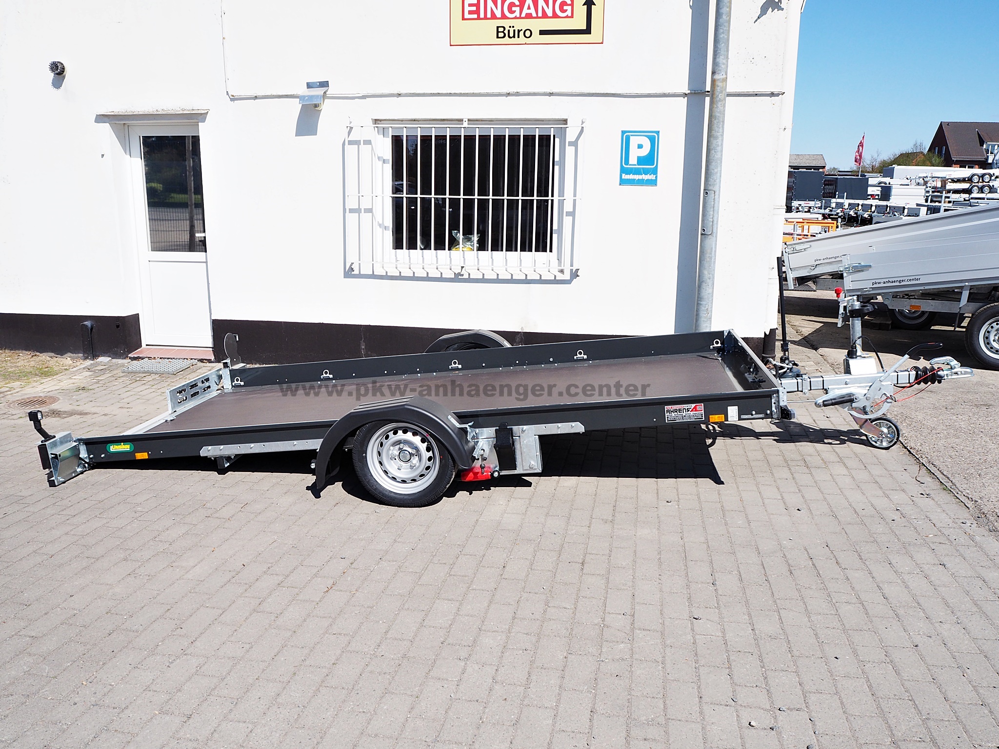 a-UN-1800-375x180-AS-6