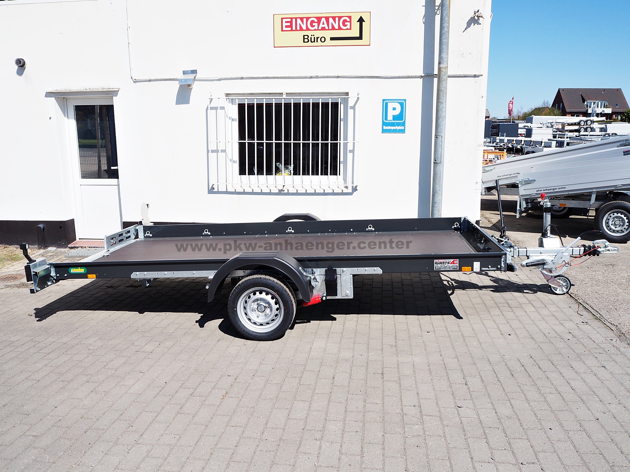 a-UN-1800-375x180-AS-2