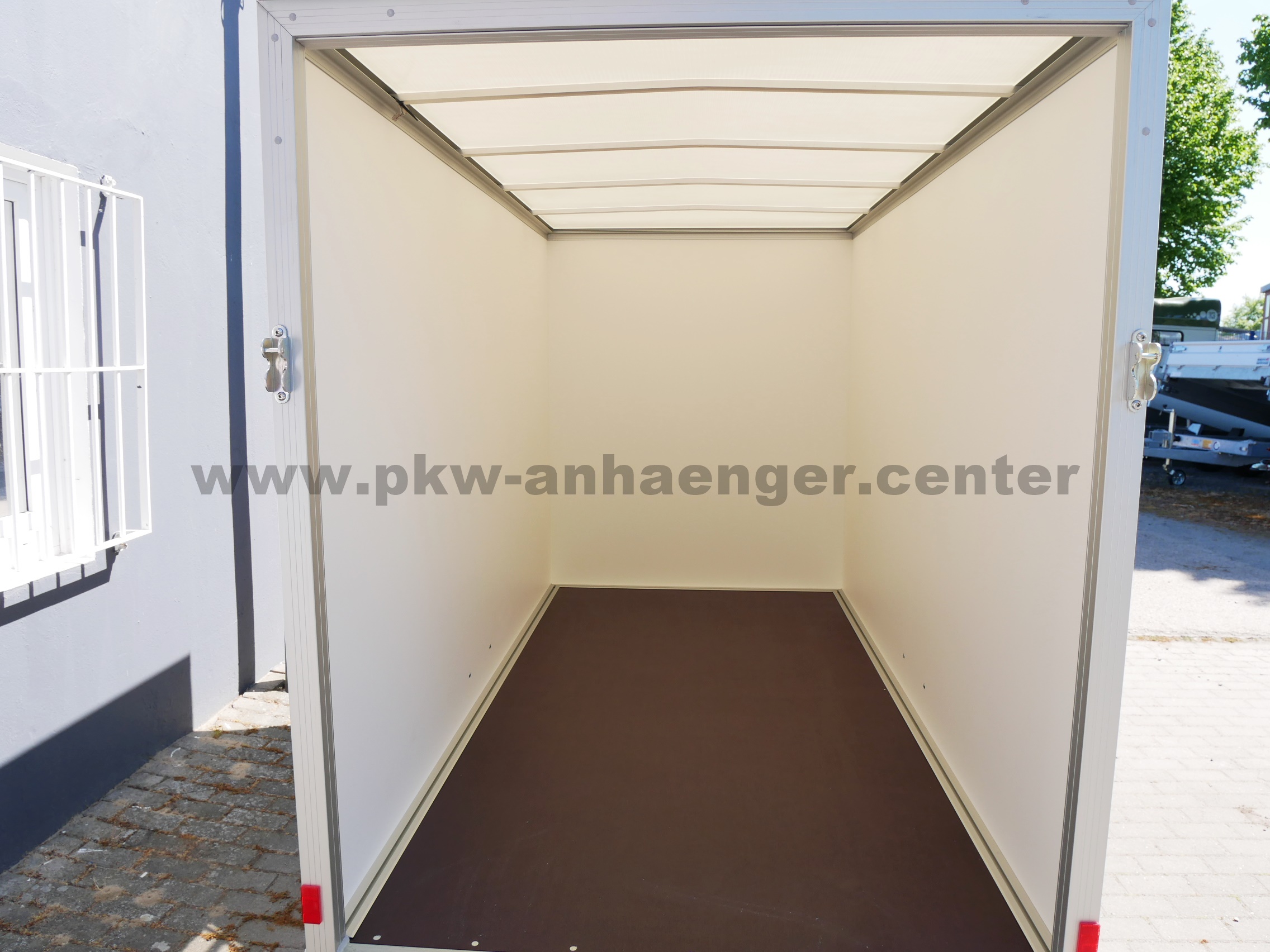 aUN-1300-255x128x154-WEB42-8