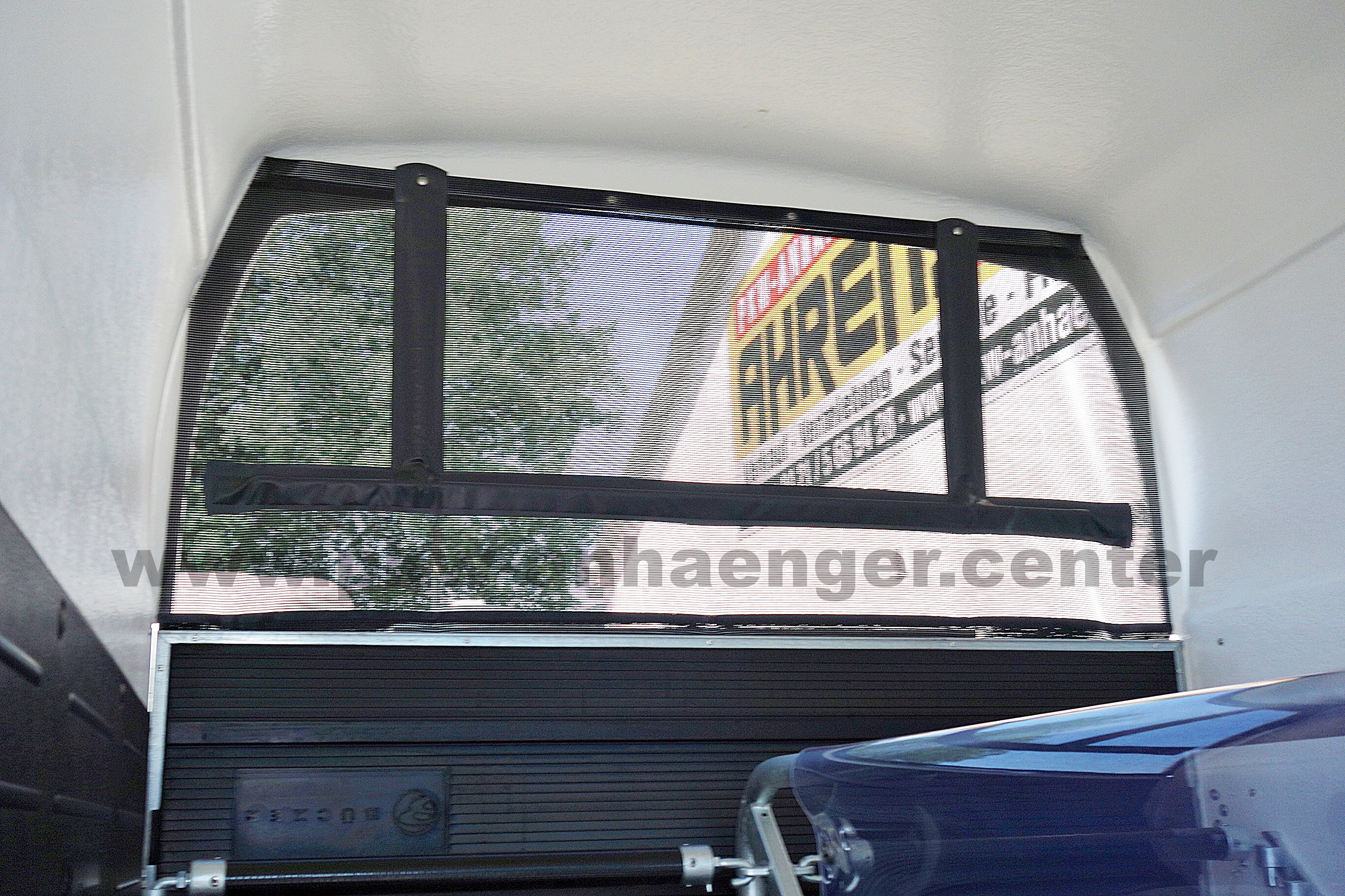 a-Careliner-M-grey-night-Pano-Body-SK-Netz-Aluf-14