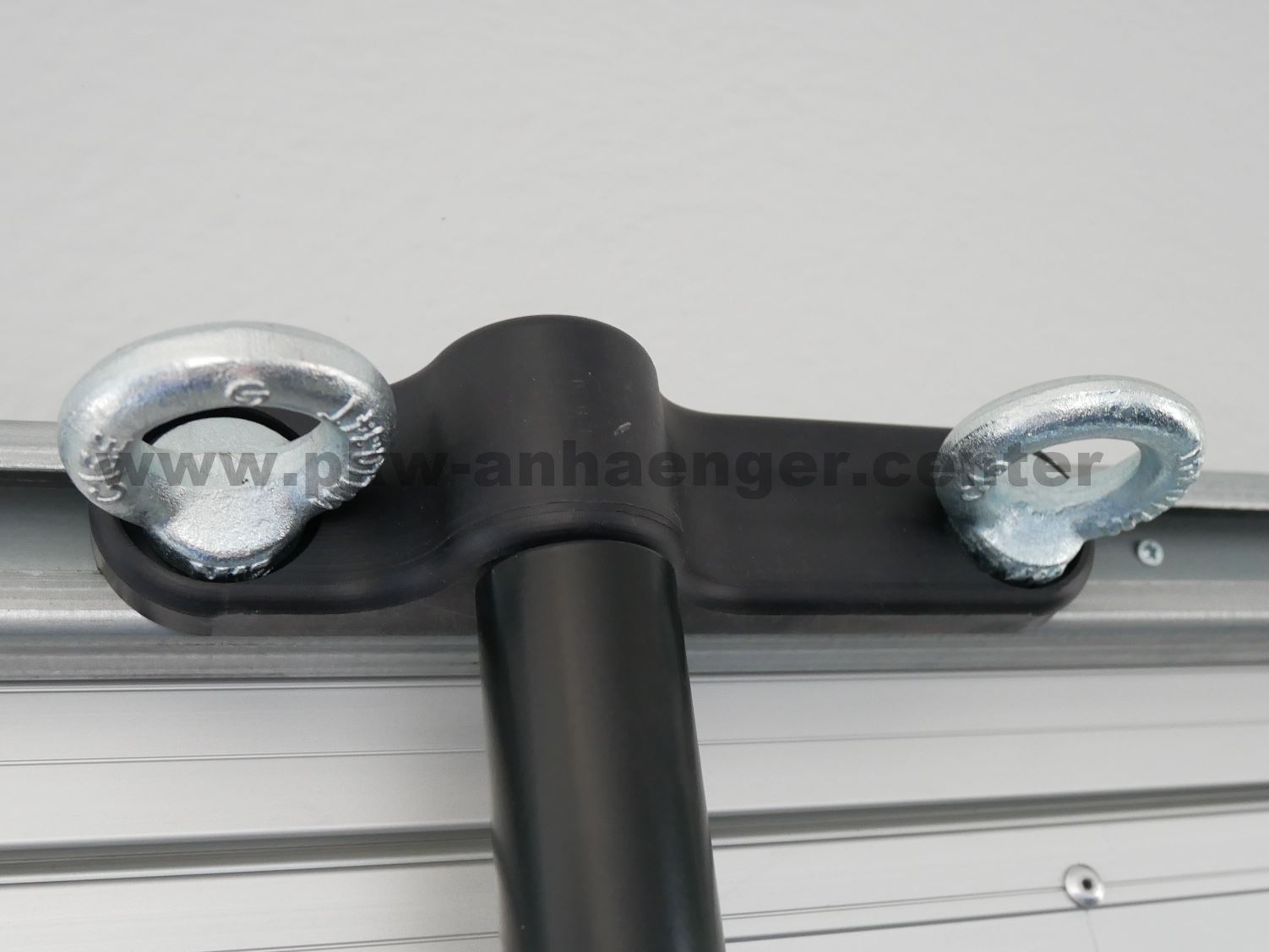 a-CHCZ001078-Trennwandhalter-Maxi-mit-Anbinde-sen Trennwandhalter vorne mit 2 Anbindeösen für Cheval Liberte MAXI 2 bis 4 Pferdeanhänger