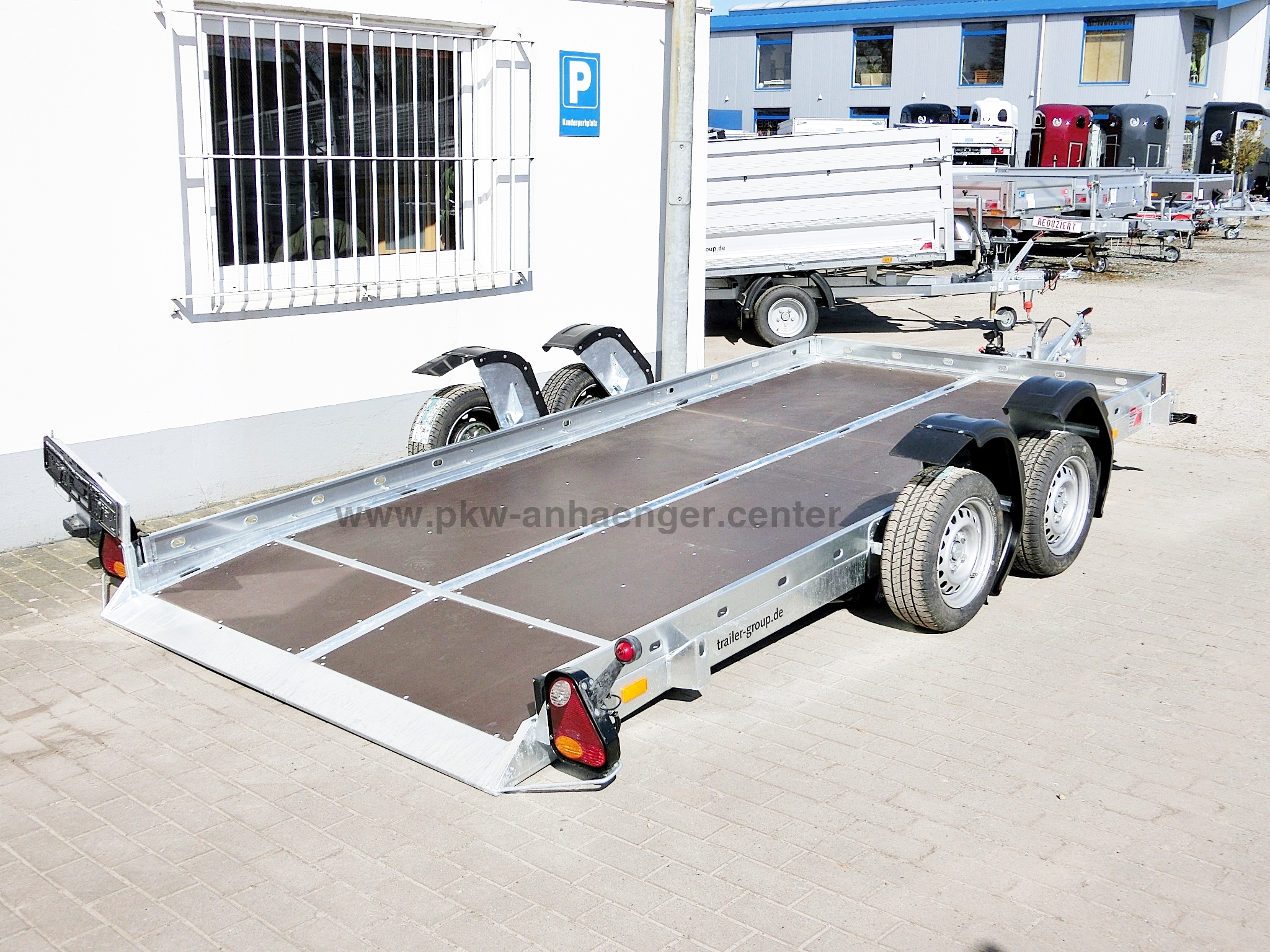 a-VE-2700-390x188-Lifter-Car-8-w Tandem Absenkanhänger CAR Vezeko Husyke 2700kg