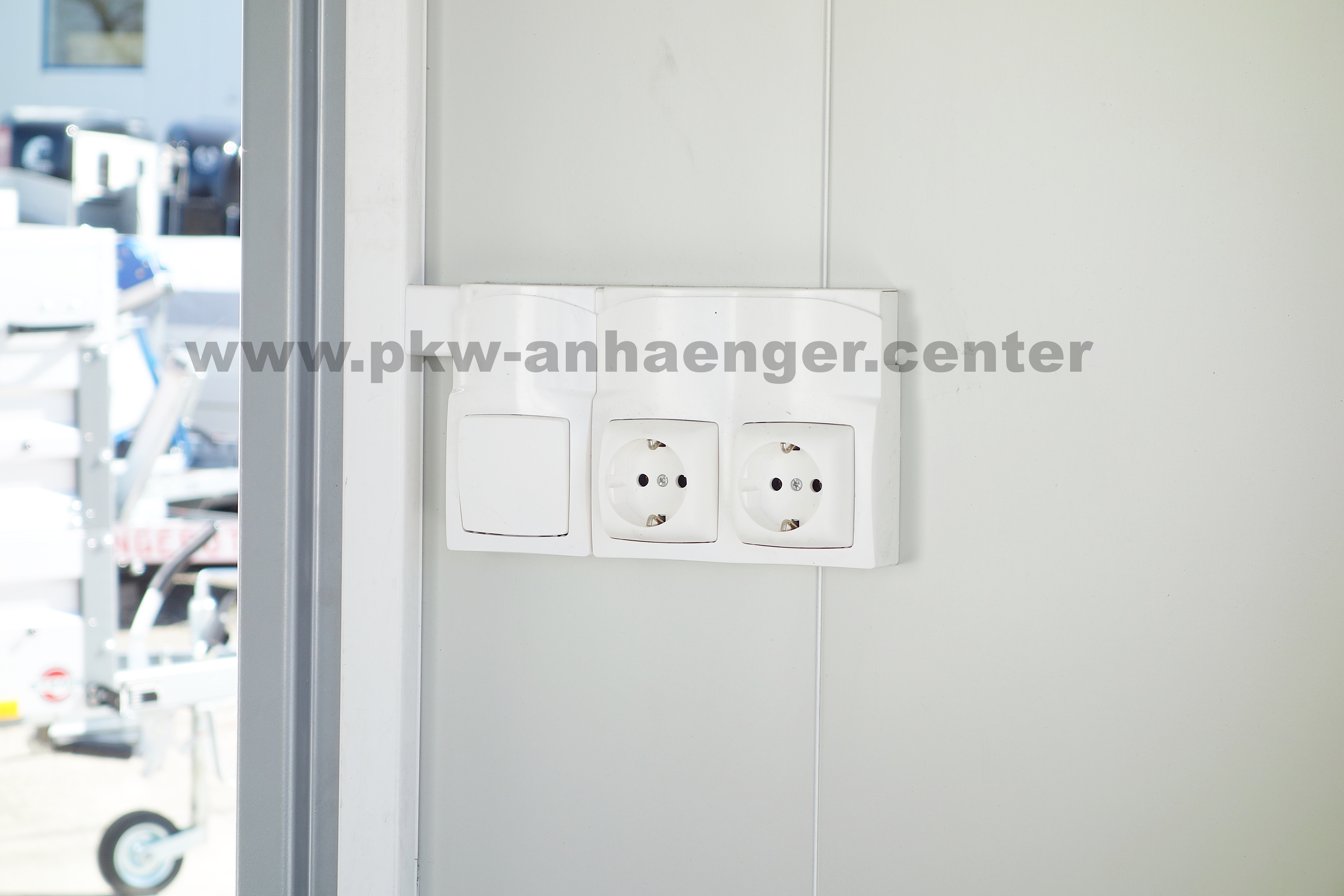 a-E-Verteilung-230V-4HTtQbaHow38vj