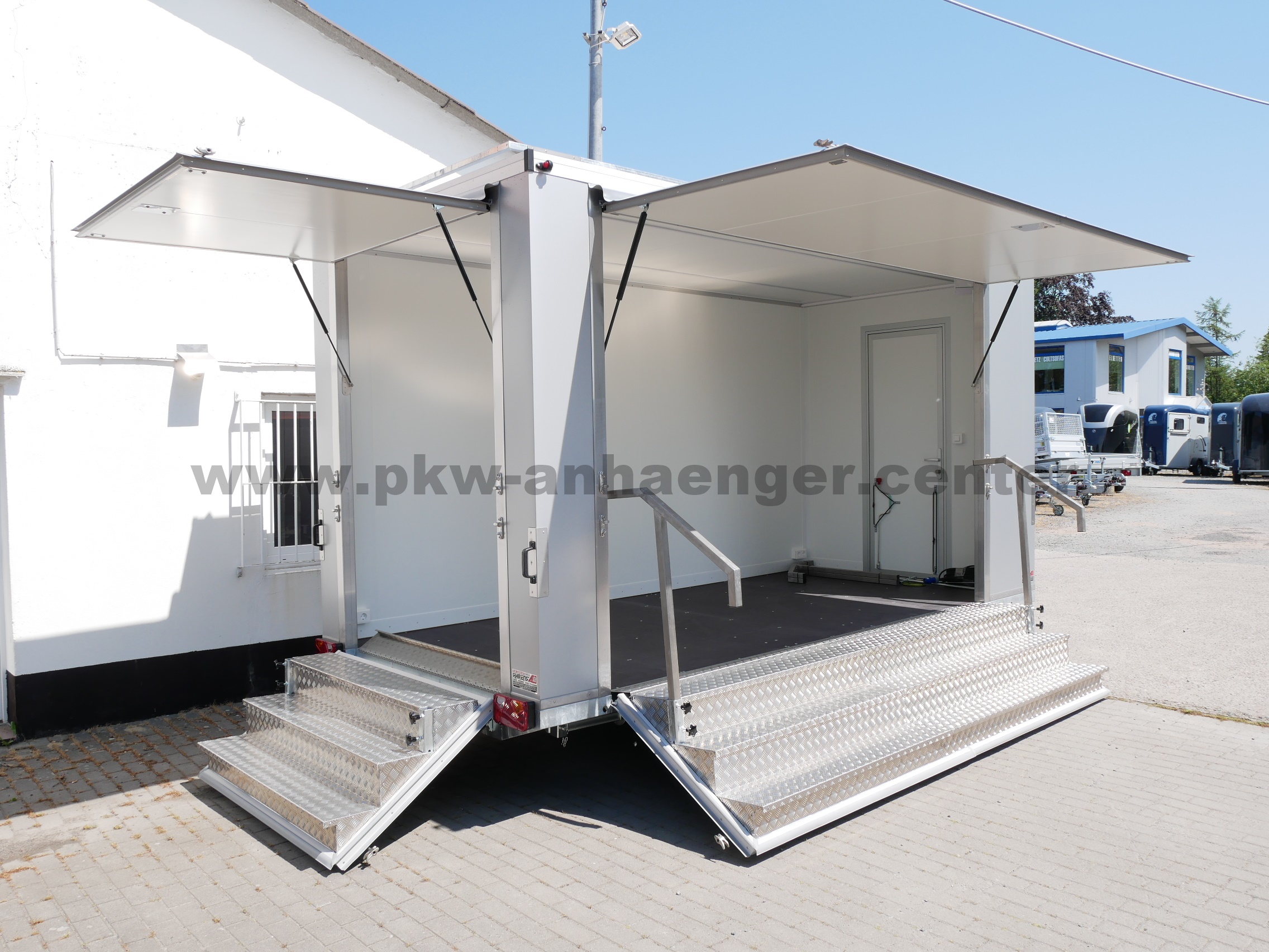 aVE-Promotion-449-2Klappen-3 Promotionanhänger