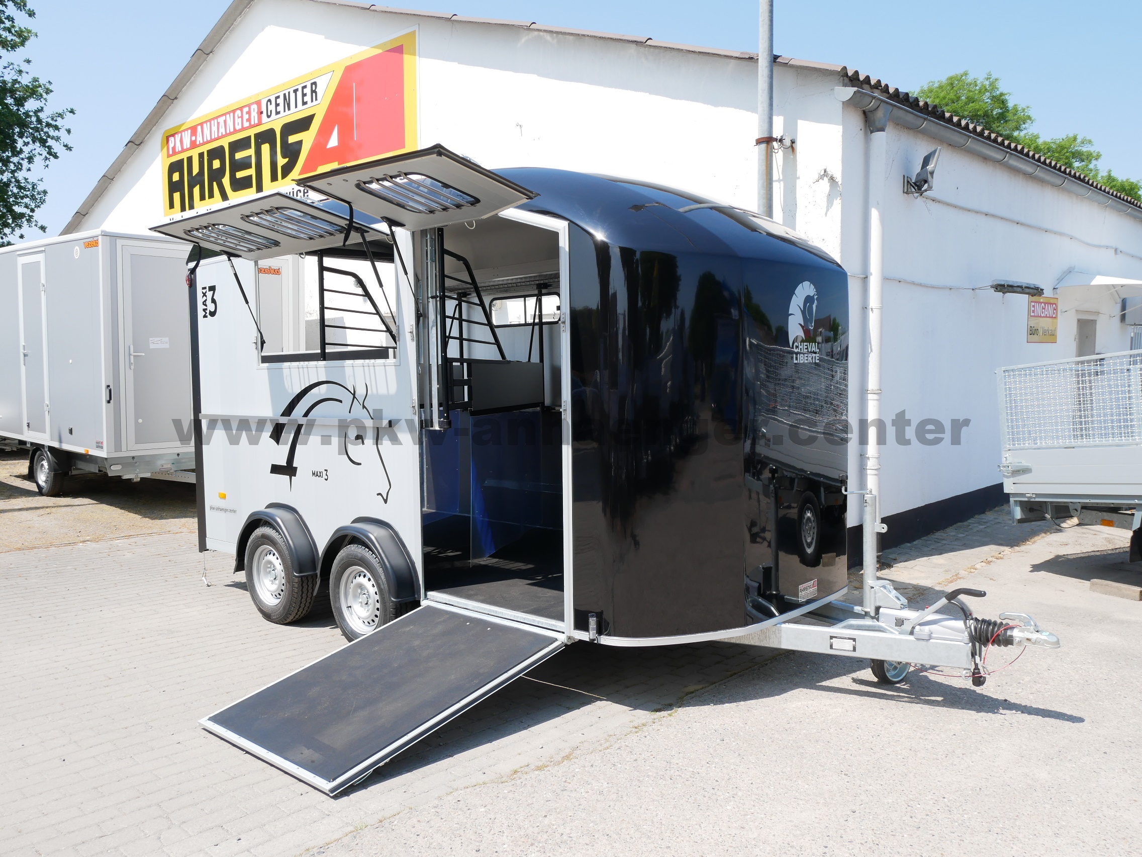 aMaxi3-schwarz-Heu-Dachl-5