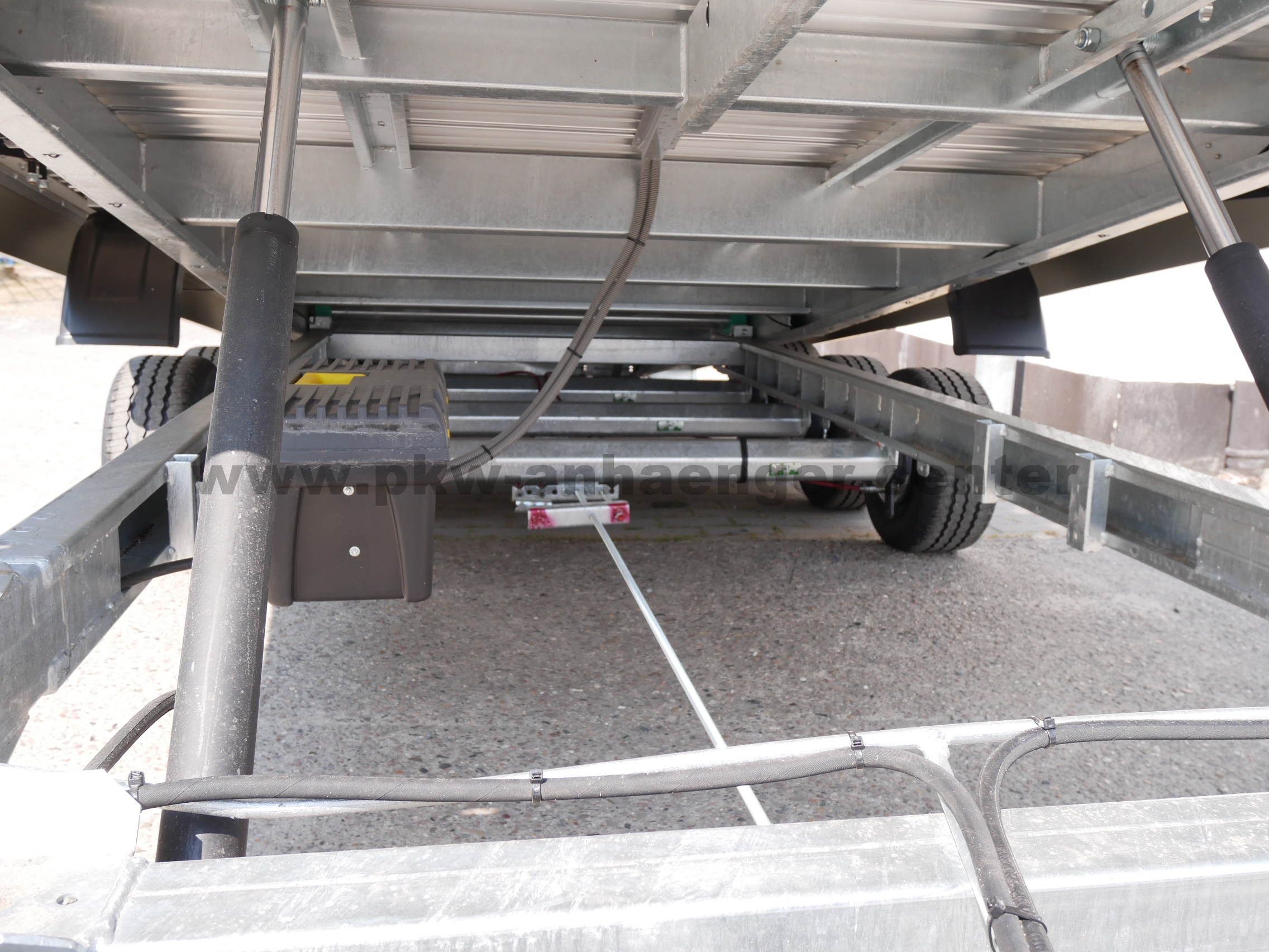 aVE-3500-560x209-Jumbo-Light-E-Wind-Tridem-mit-Aluf-10