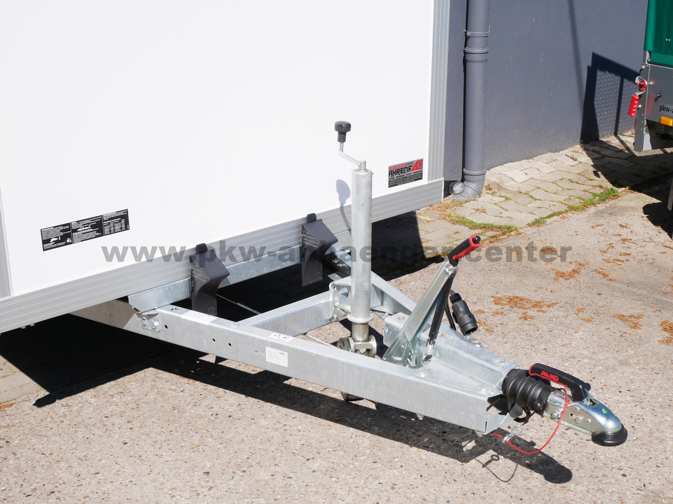 aUN-2600-426x175x194-UKU-14