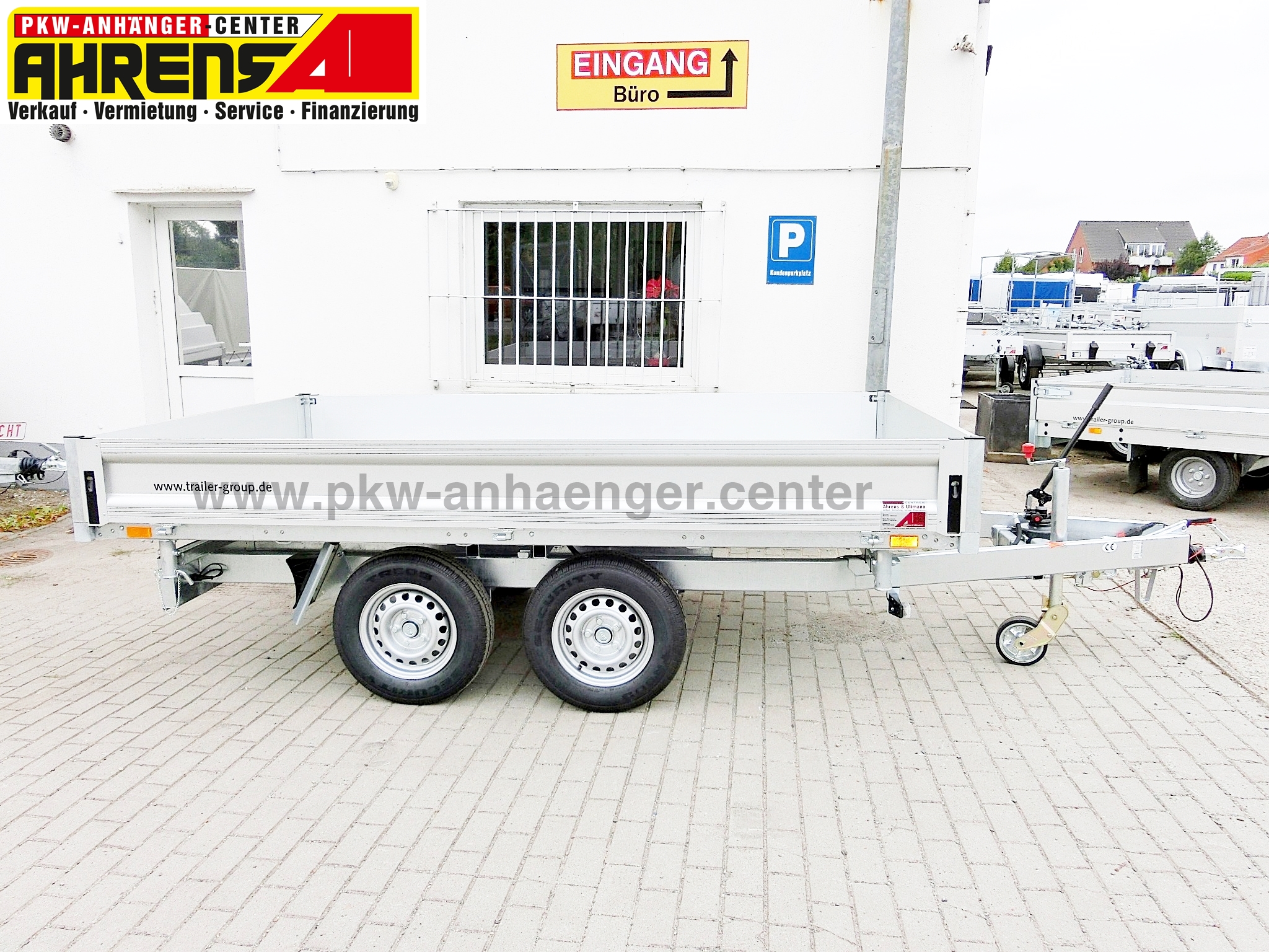 a-UN-2600-306x175x30cm-3SKipp-Web34-3-w